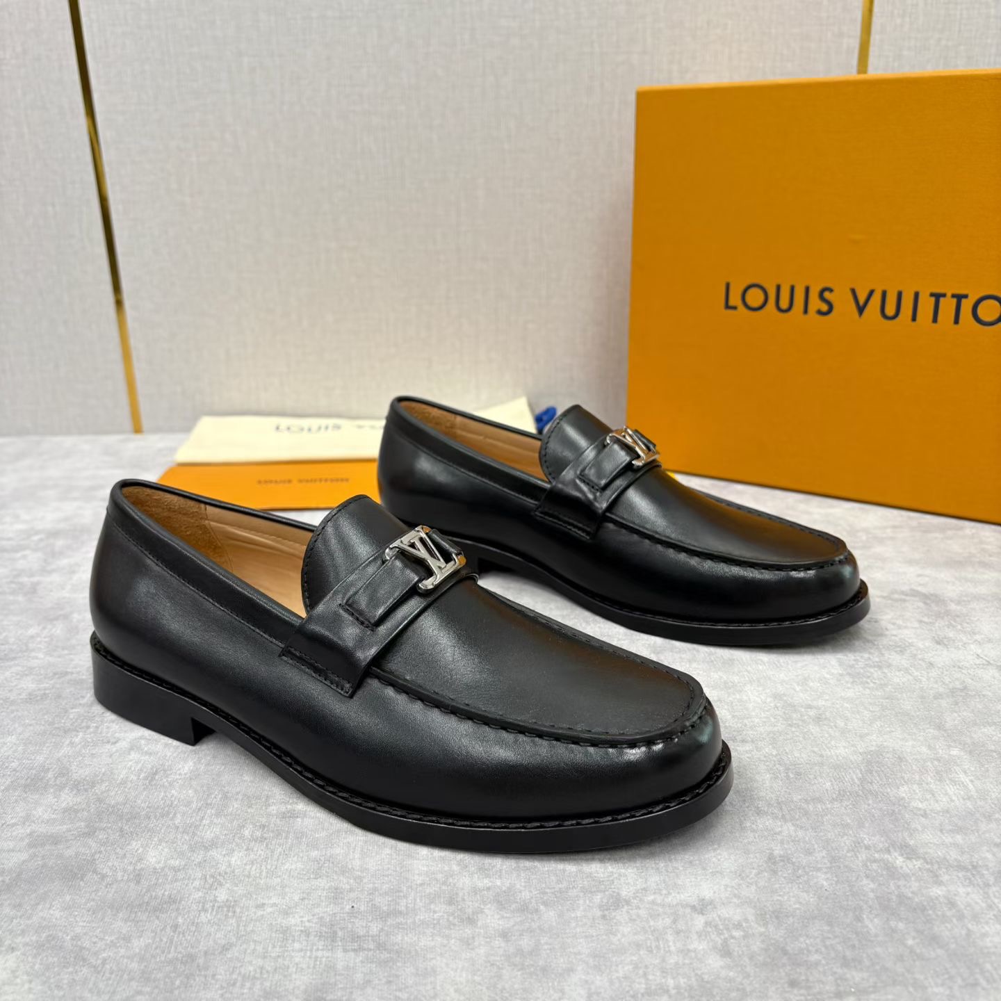 Men's LV Major Loafers