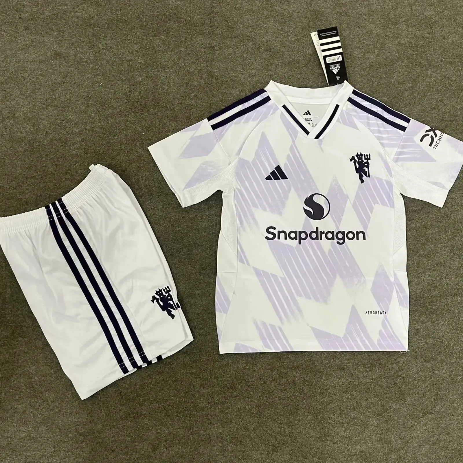 Kids Man United 25/26 Away Kit 16-28