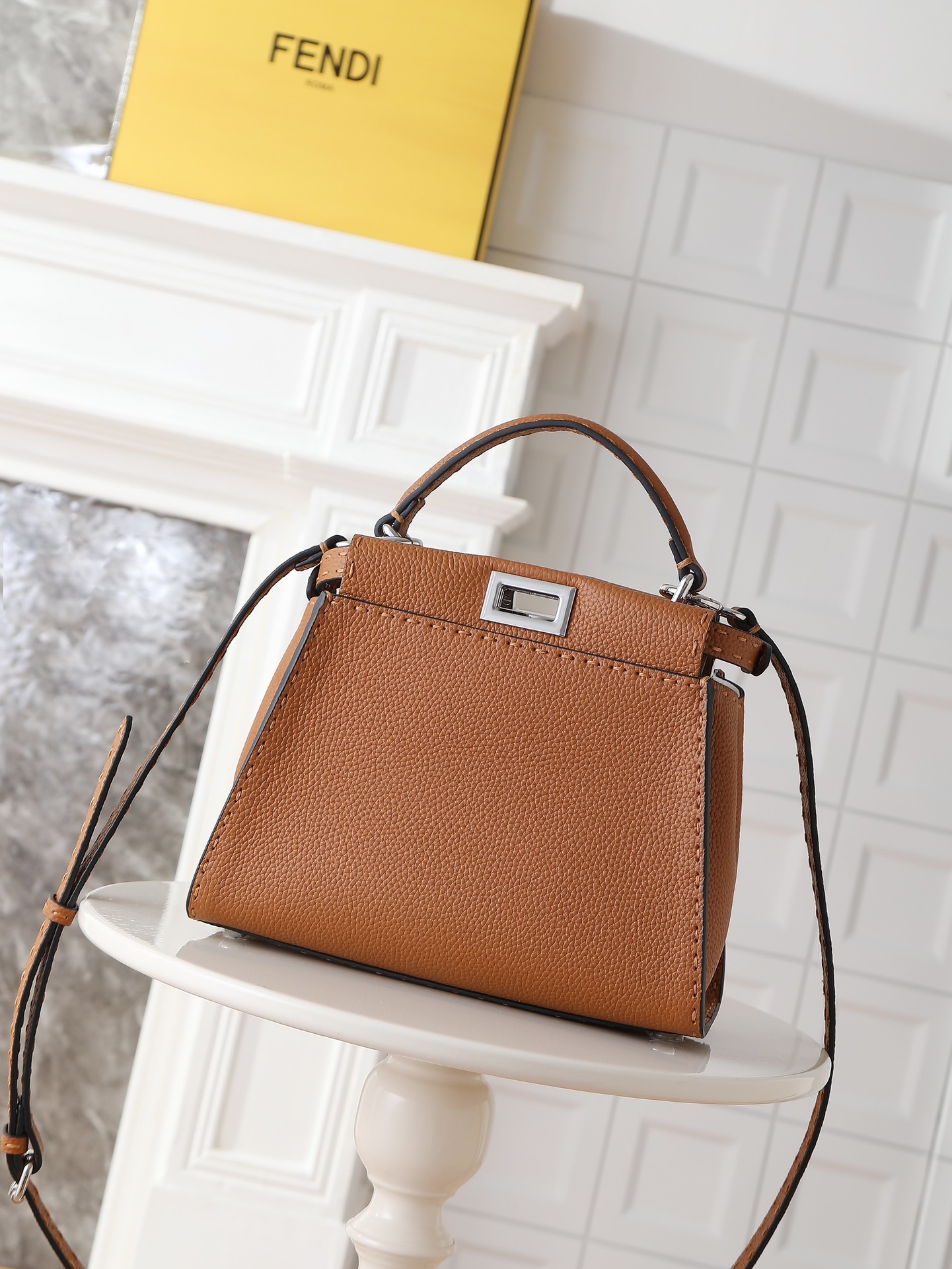 Fendi Peekaboo Mini  Selleria Peekaboo-Camel