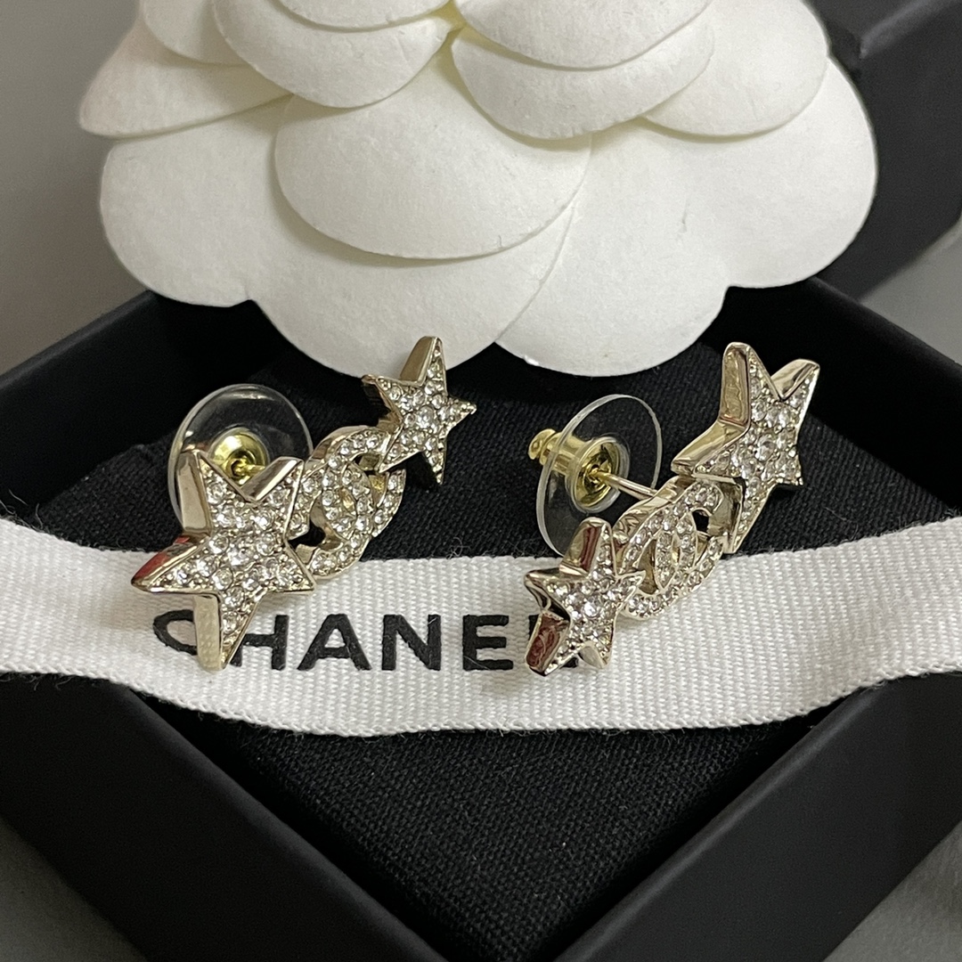 Chanel Fashion Earrings
