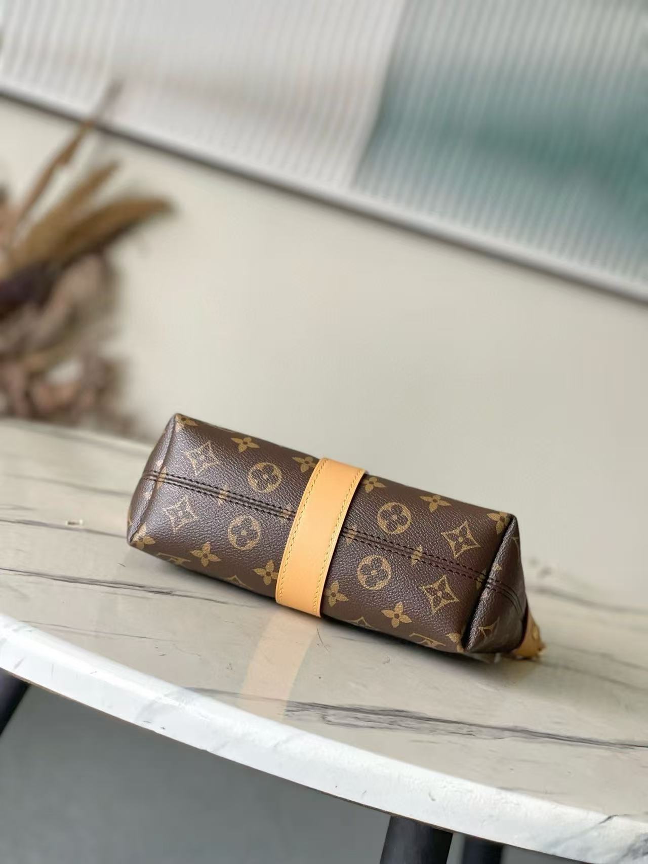 Louis Vuitton LV POCHETTE MIA Bag