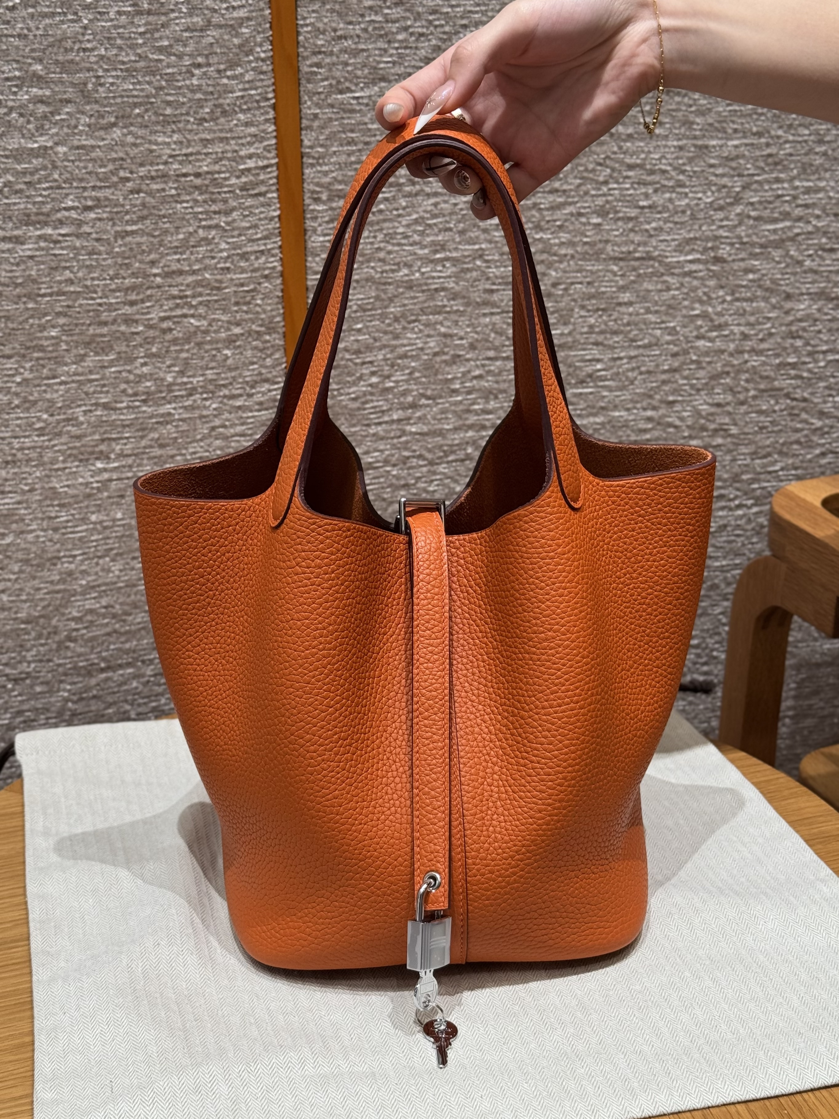 Hermes Orange Clemence Picotin 22