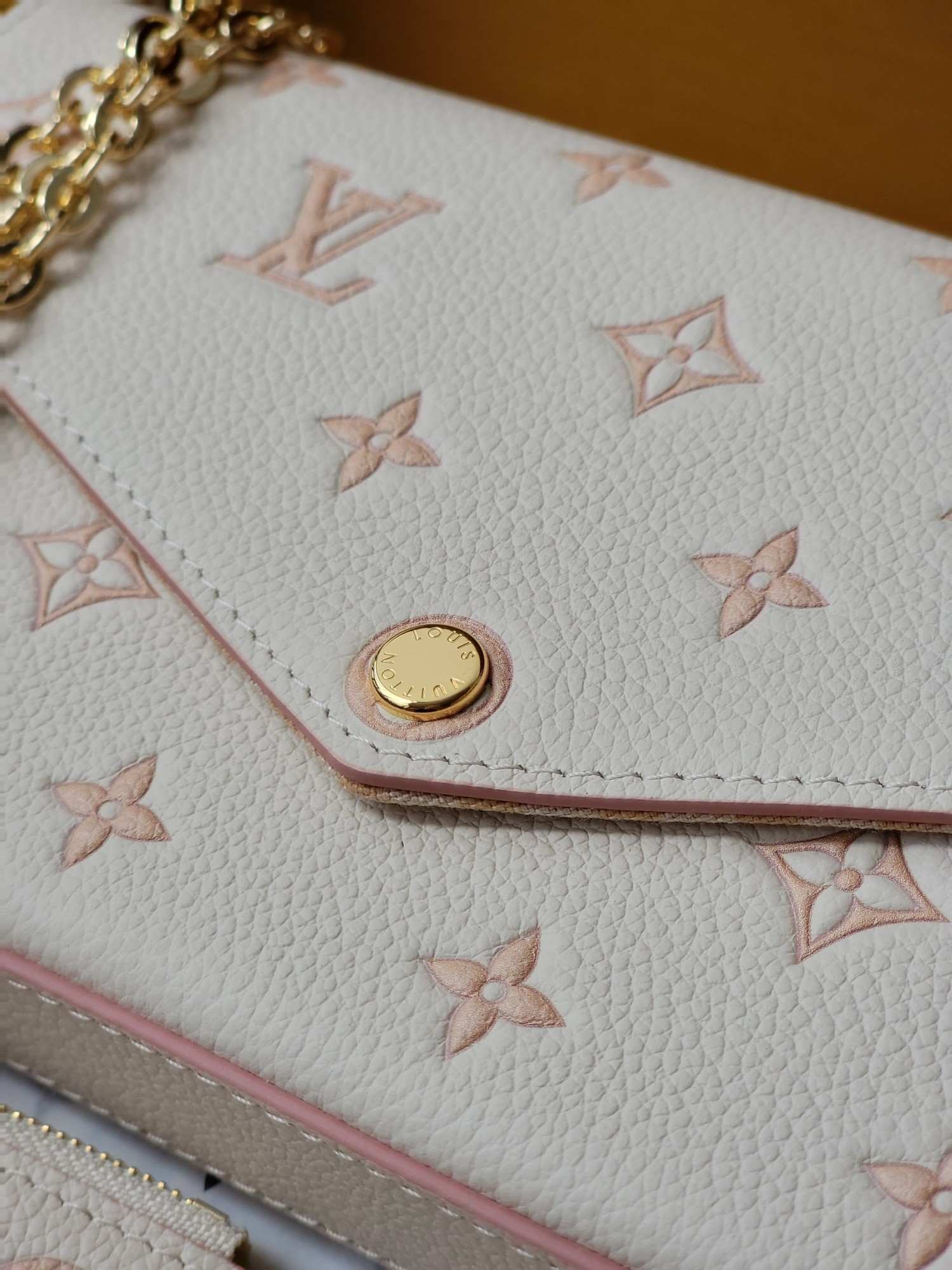 Louis Vuitton LV Bags POCHETTE FELICIE Leather M15968