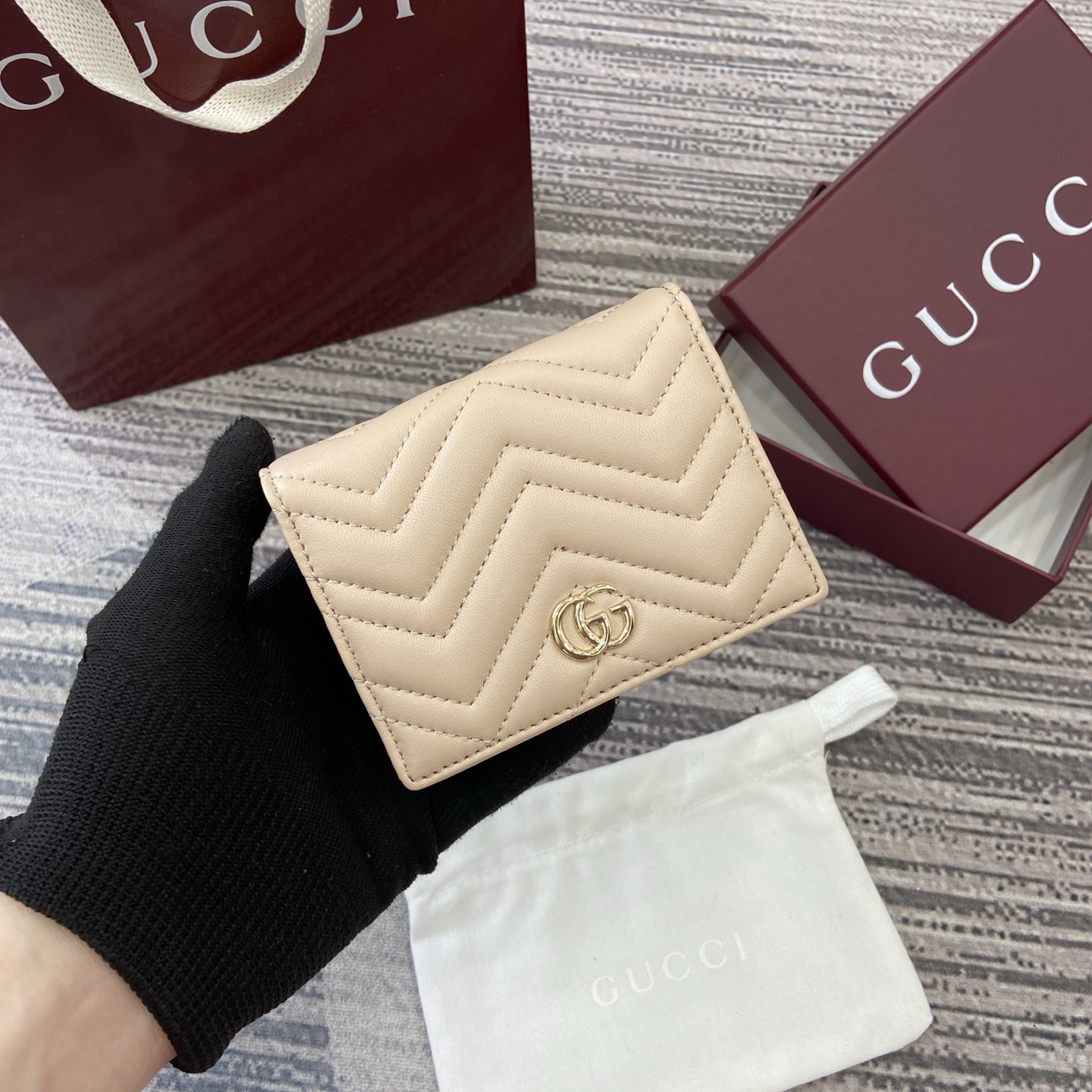 Gucci GG Marmont card case wallet 466492