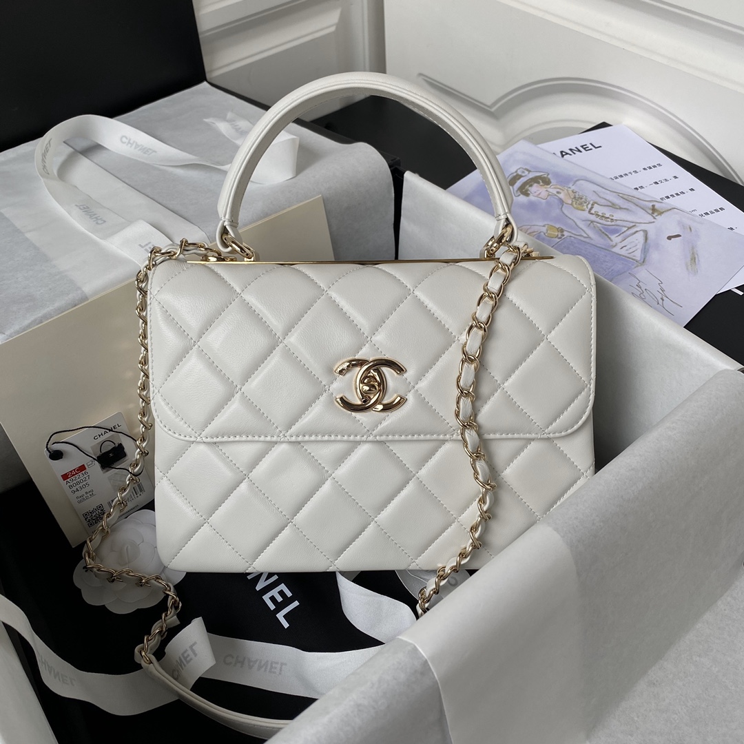 Chanel Flap Bag in White Lambskin AS92236