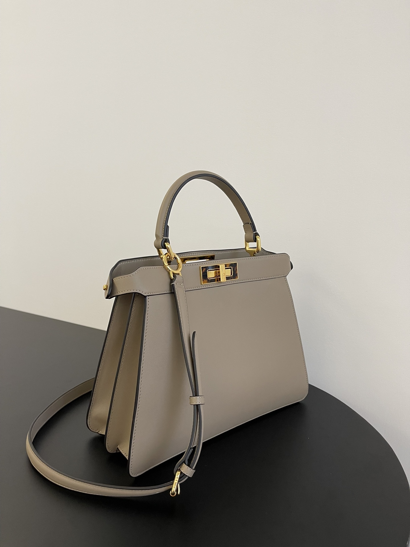 Fendi Iconic Peekaboo ISeeU Medium Leather Bag-Grey