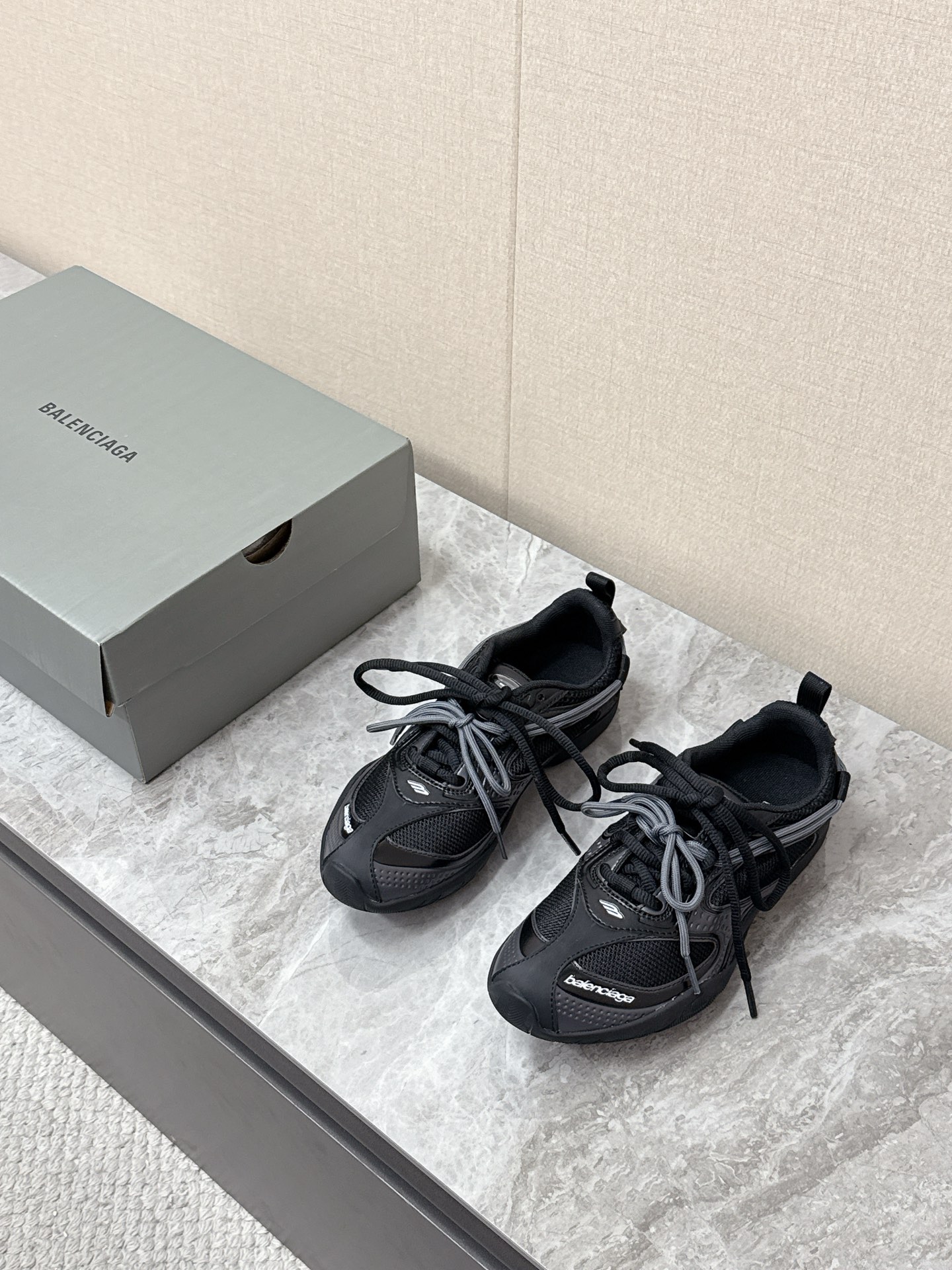 Balenciaga Radar Black Tech Mesh Gradient Panel Lace Up Low Top Jogger Sneakers - KAIROO