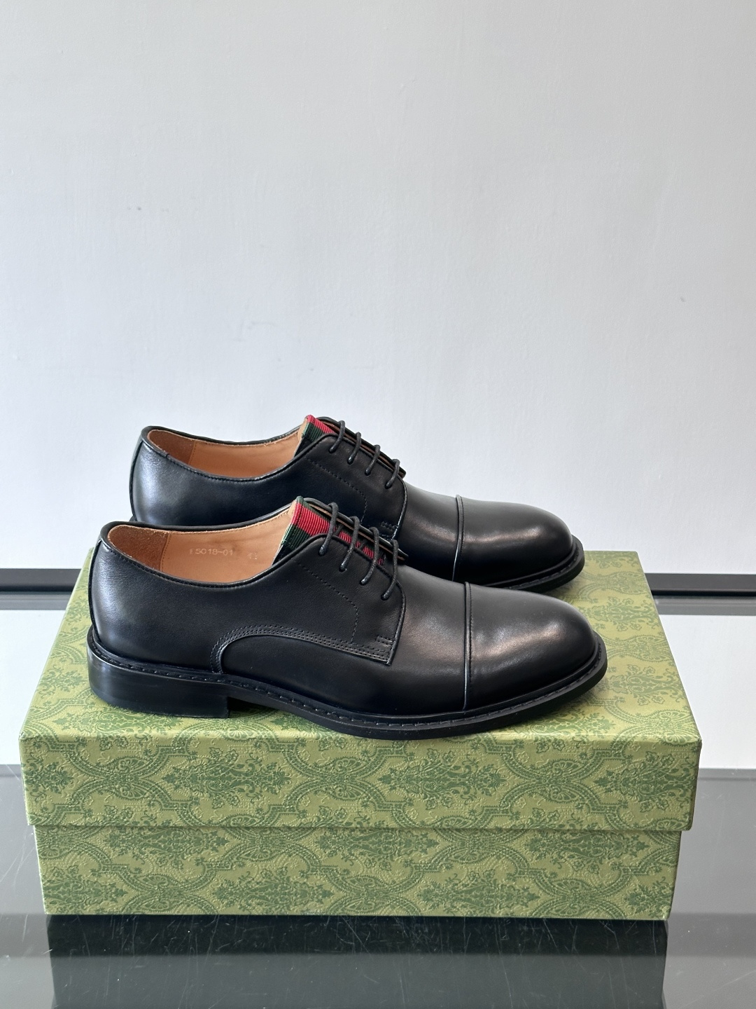 Men's Gucci Lace-up Shoe