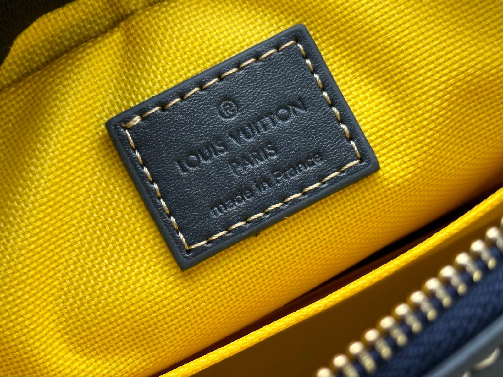 Louis Vuitton LV Monogram message bag