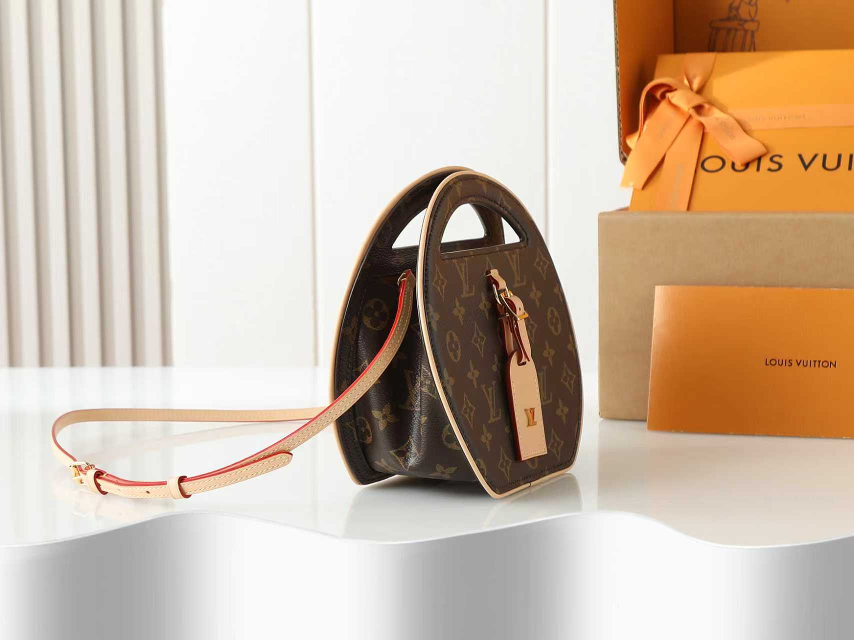 Louis Vuitton Bags  Around Me Monogram M47117