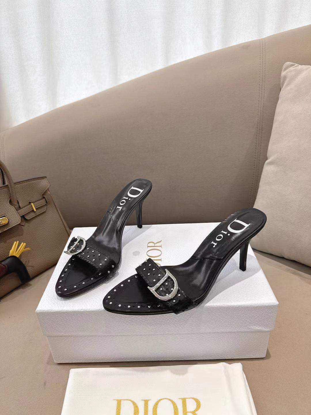 Chanel Classic Black Caviar Leather Cylinder Bag with CC Logo Chain Pumps Set - KAIROO