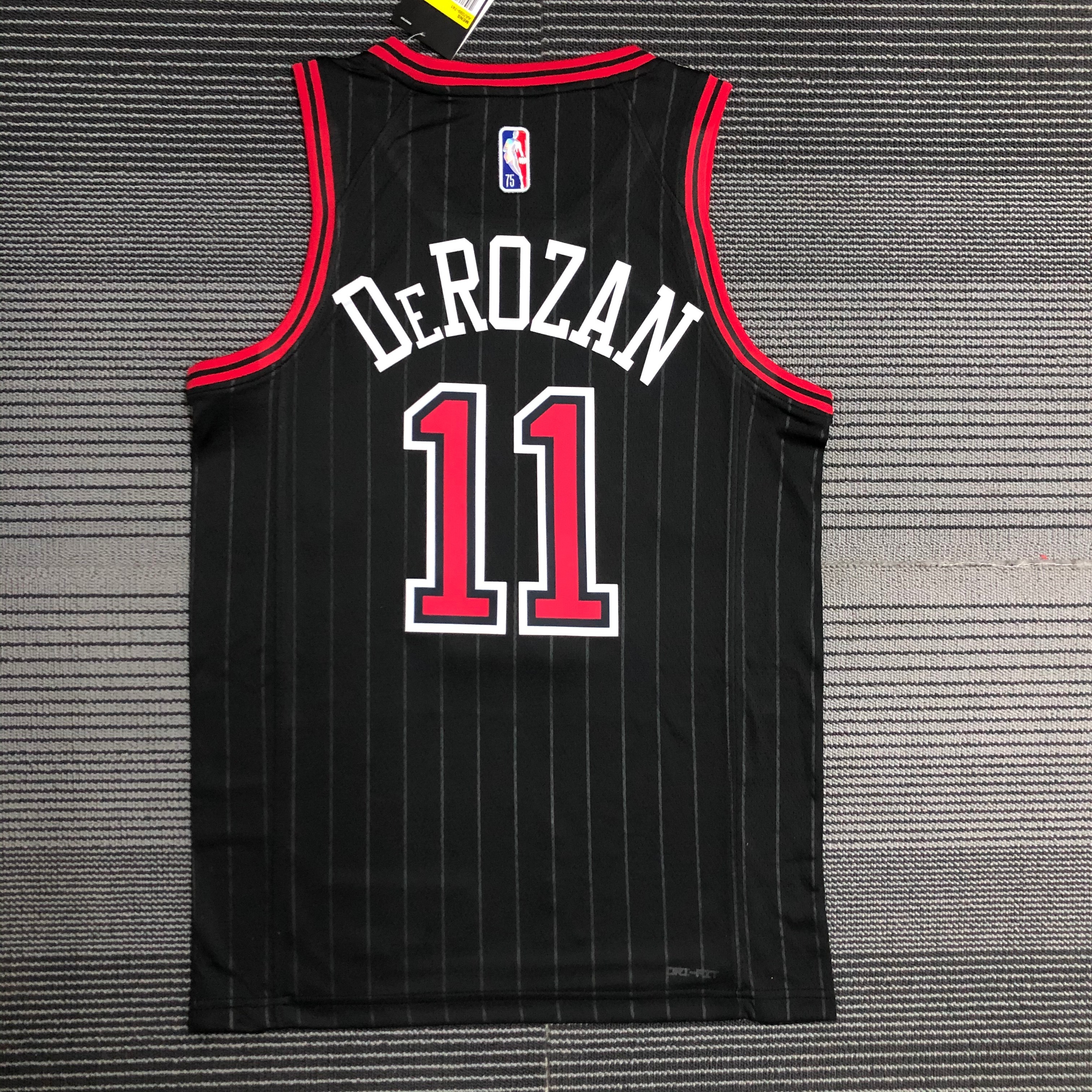 75th Anniversary Chicago Bulls Flyer Edition No.11 De Rozan