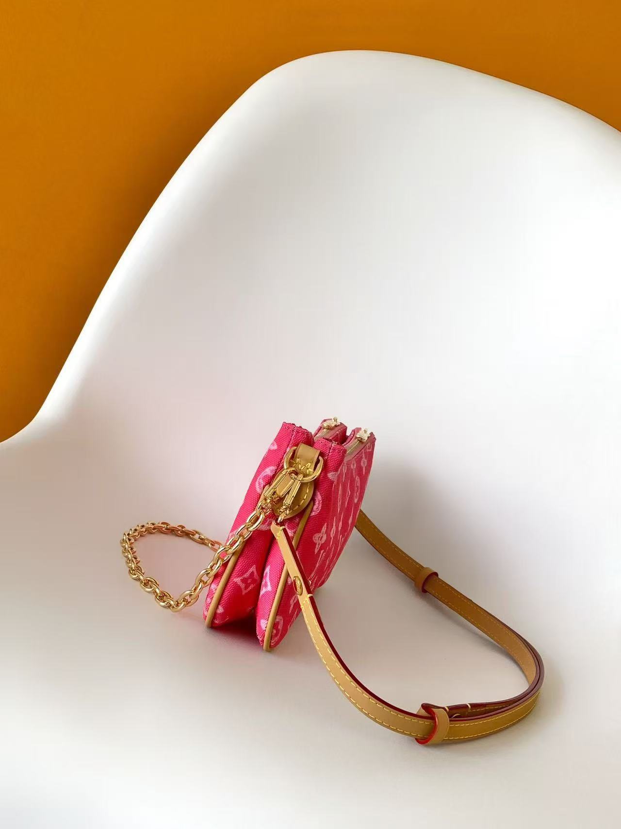 Louis Vuitton LV POCHETTE  Bag