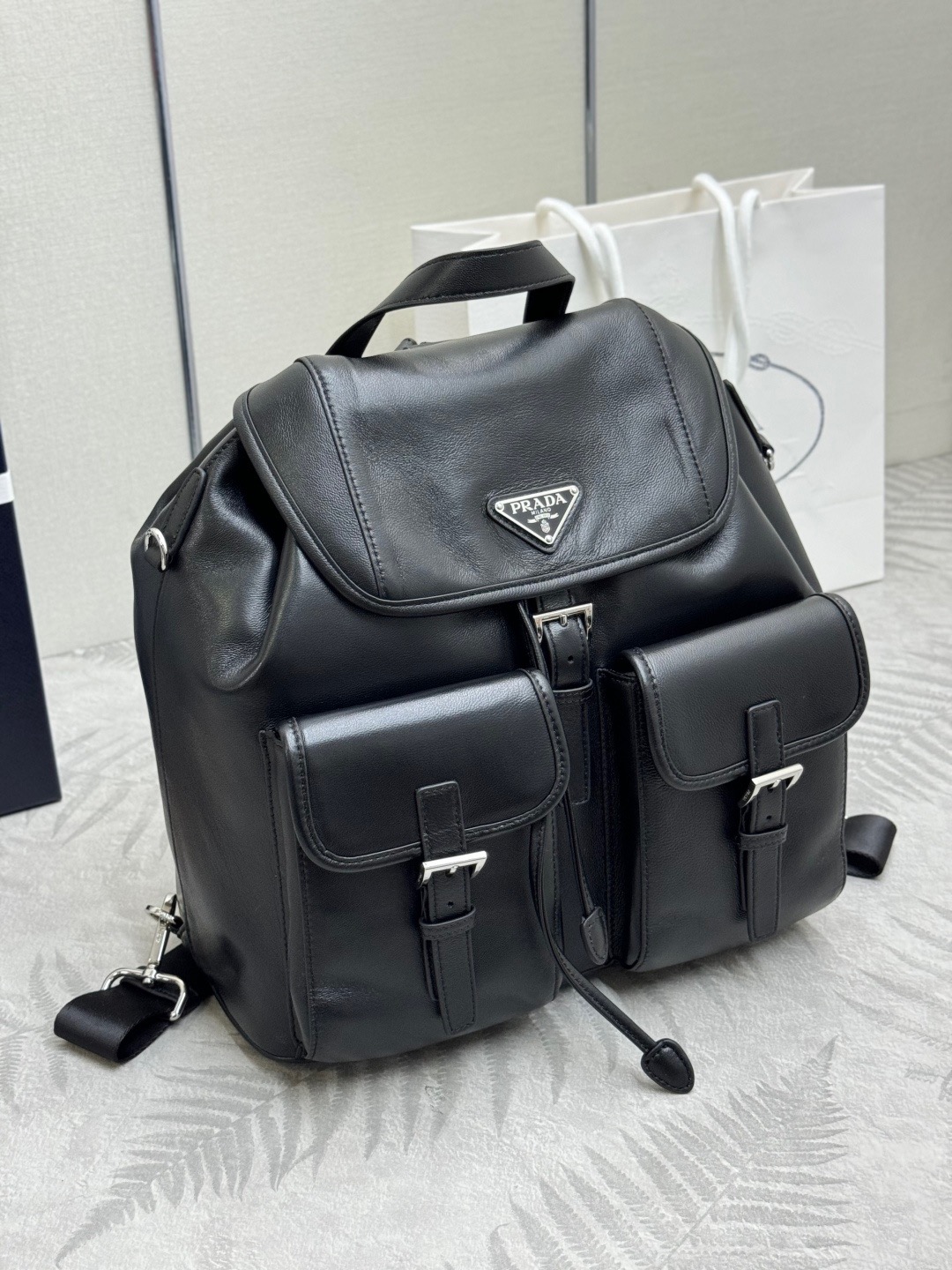 Prada Medium leather backpack-Black 1BZ811