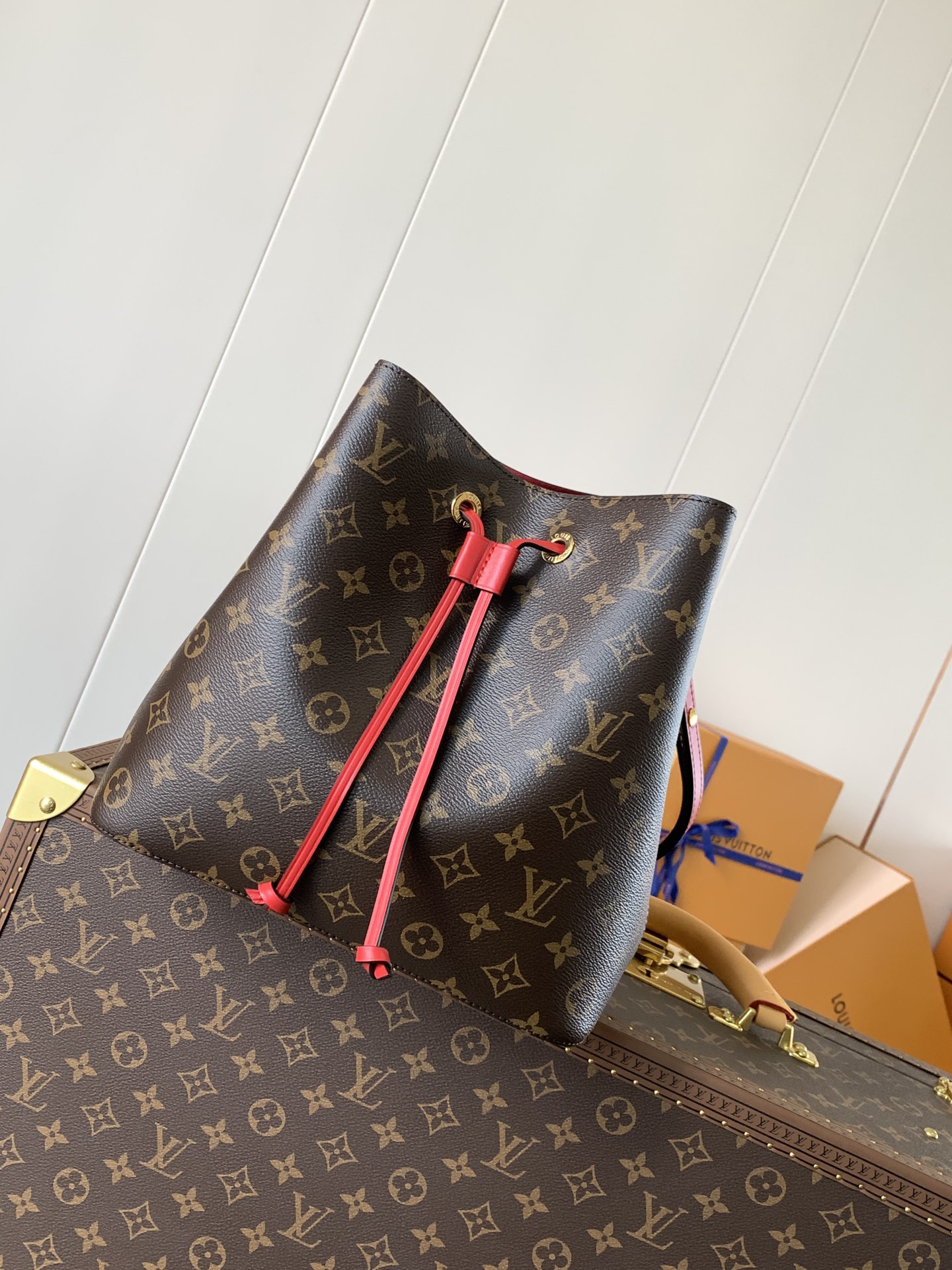 M44021 NéoNoé bucket bag MM in Monogram Canavs