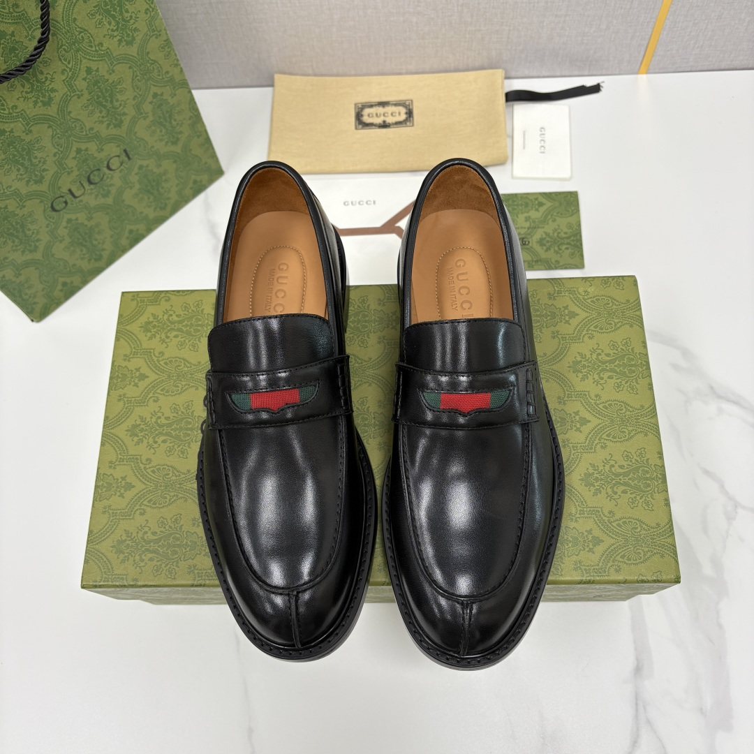 Men's Gucci loafer with Web in Black leather