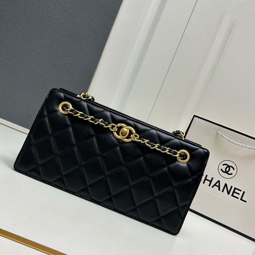 Chanel HandBag Made From Leather With Chain