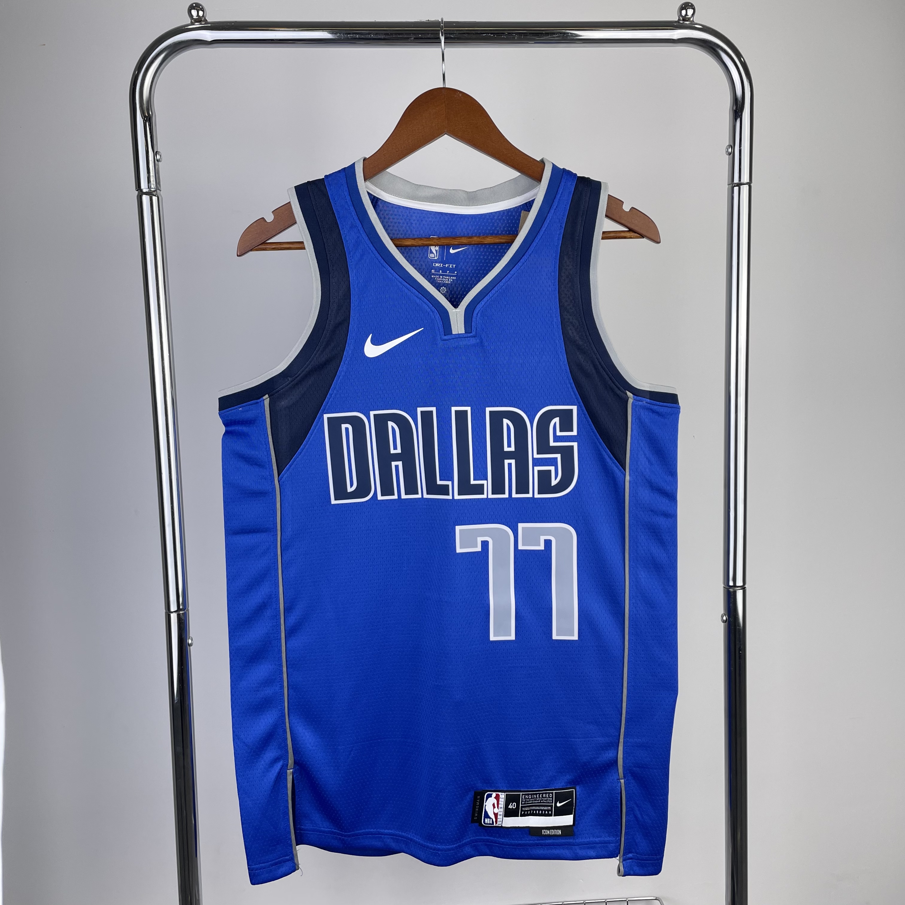 23 Season Mavericks Blue No. 77 Dončić