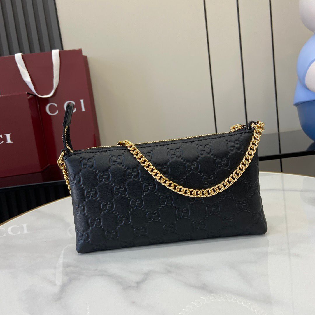 GUCCi black chain bag