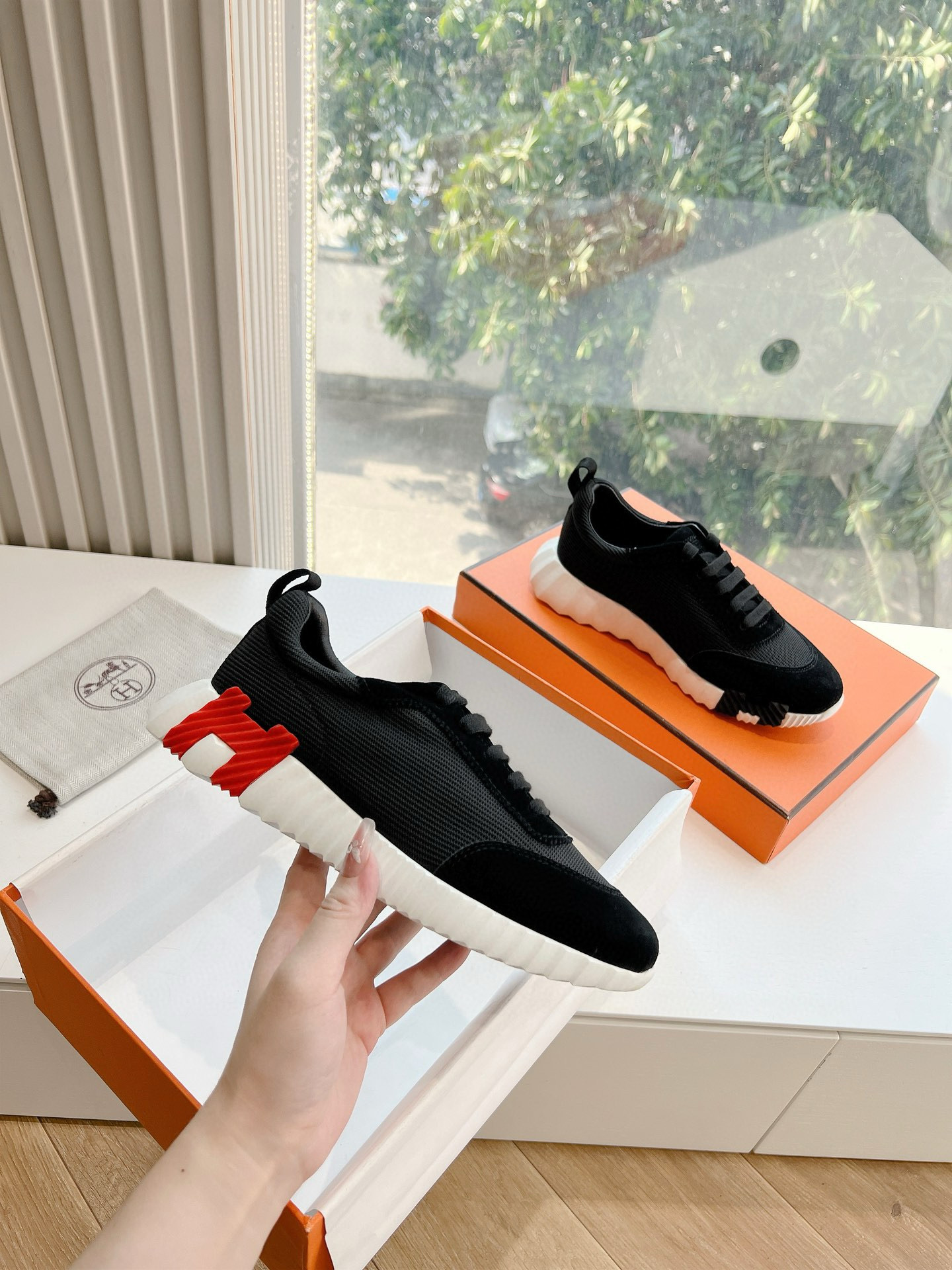 Hermes Unisex Bouncing Sneakers
