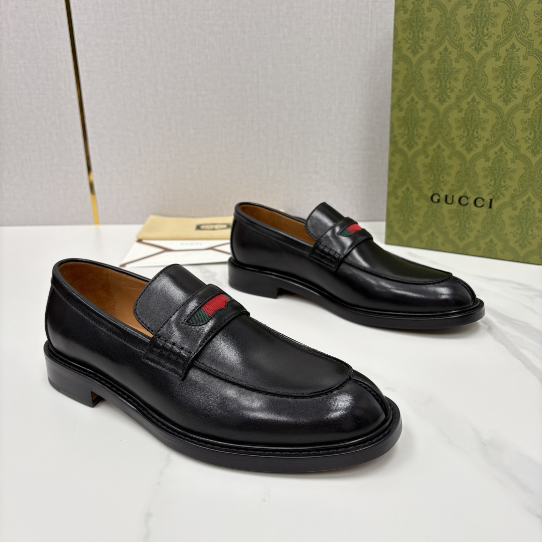Men's Gucci loafer with Web in Black leather