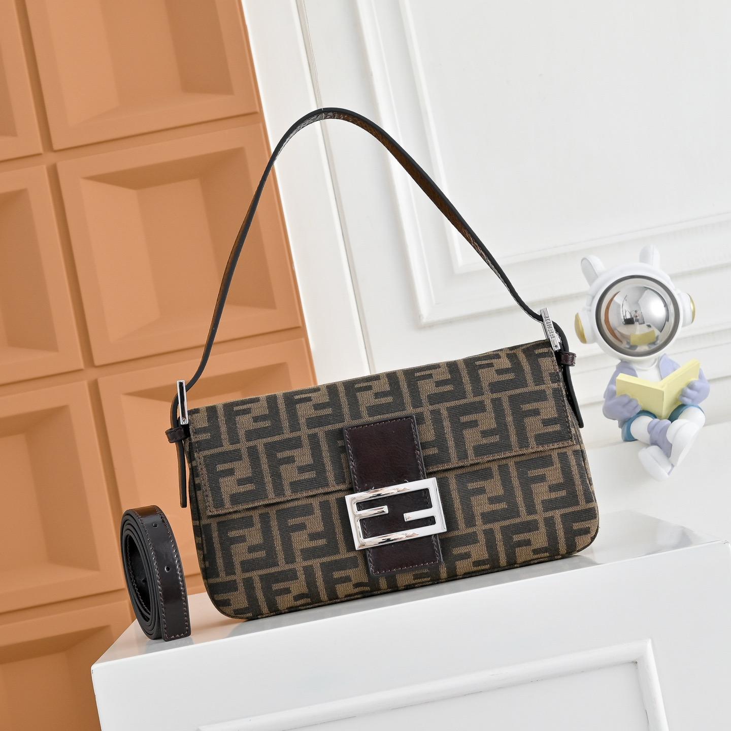 FENDI Baguette shoulder bag