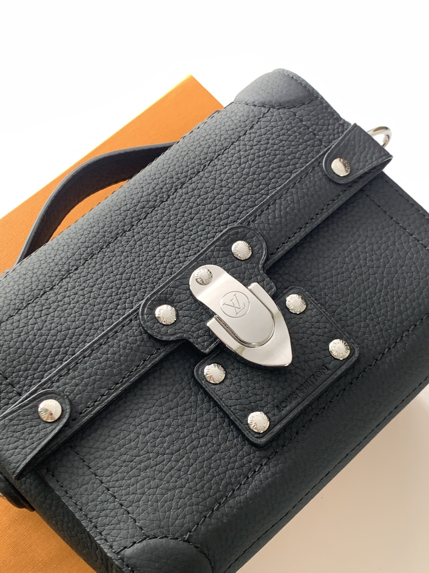 Louis Vuitton Soul Trunk handbag