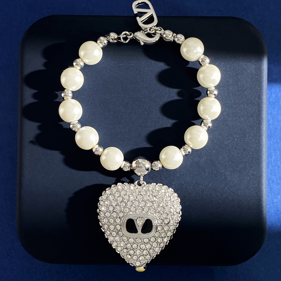 Valentino Garavani Metal Crystal-studded Heart Pendant VLogo Signature Pearl Bracelets - KAIROO