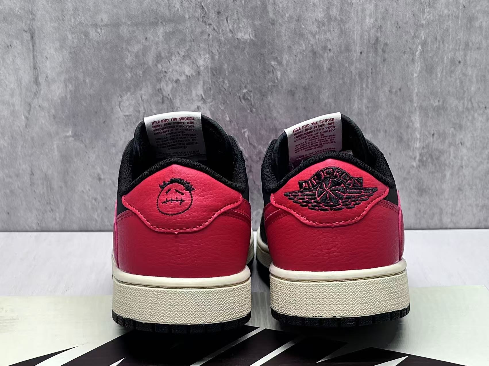 2025-26 AJ1 US Men's Sizes6 to 11 in half sizes Red Black Low cut Inverted Hook Shoes tianlong