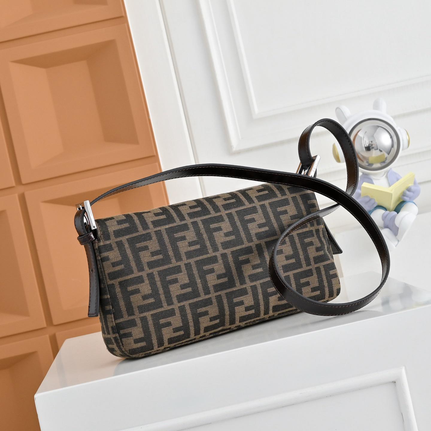 FENDI Baguette shoulder bag