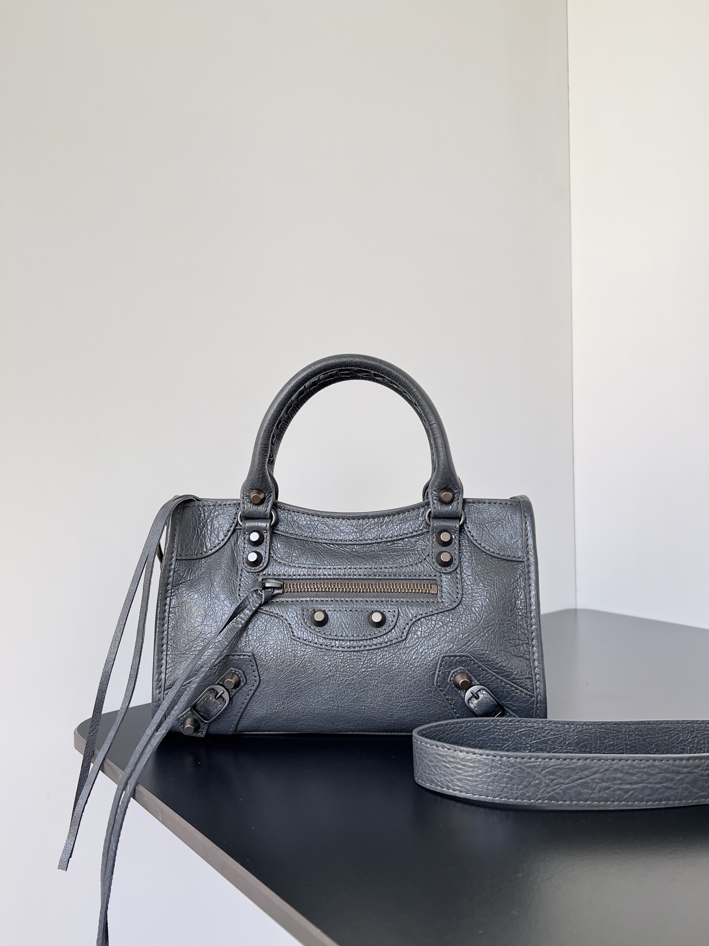 𝐁alenciaga Le City Bag Small in Dark Grey Lambskin