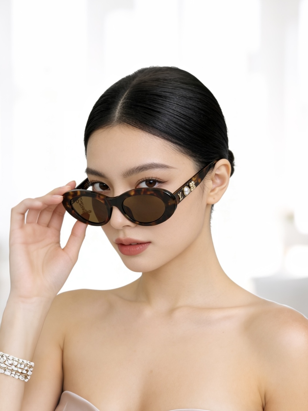 LV Women's Sunglasses