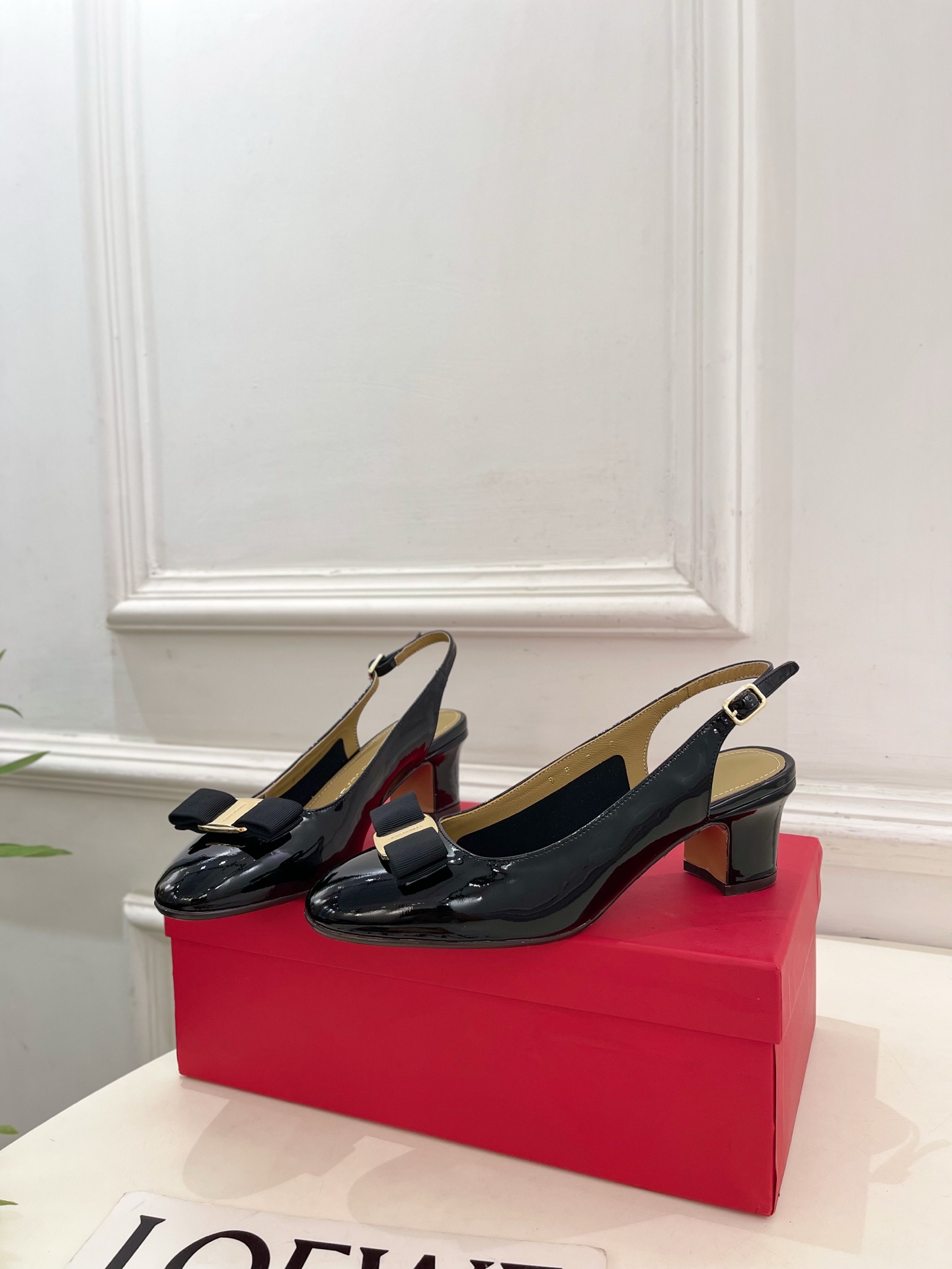 Ferragamo Shiny Leather Slingback