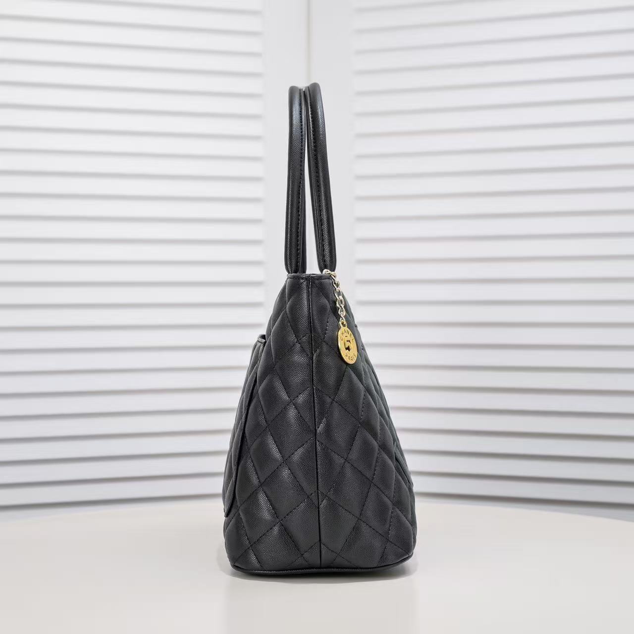 Chanel Medallion Tote caviar Black SHW