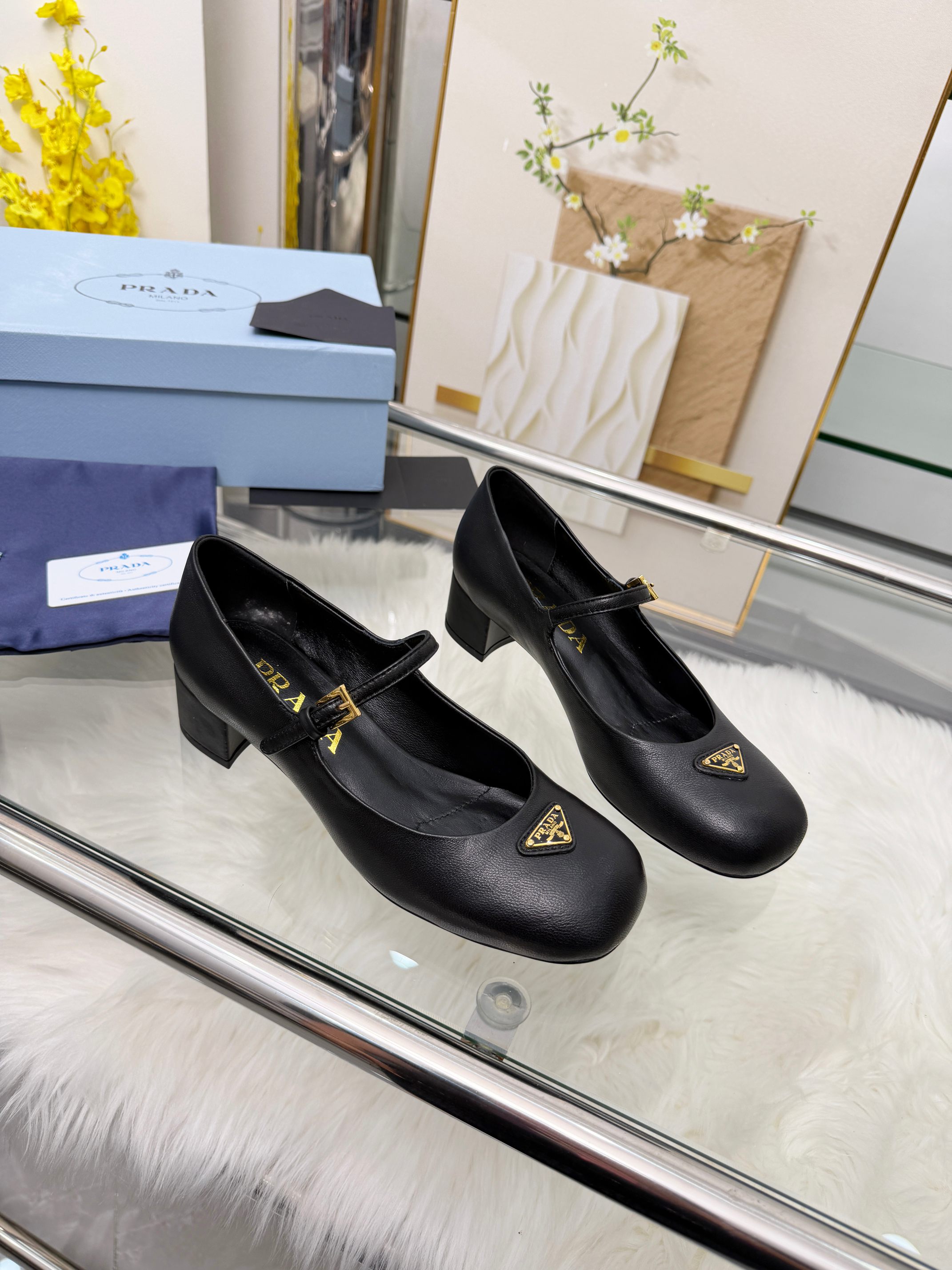 Prada Low heel Leather ballerinas