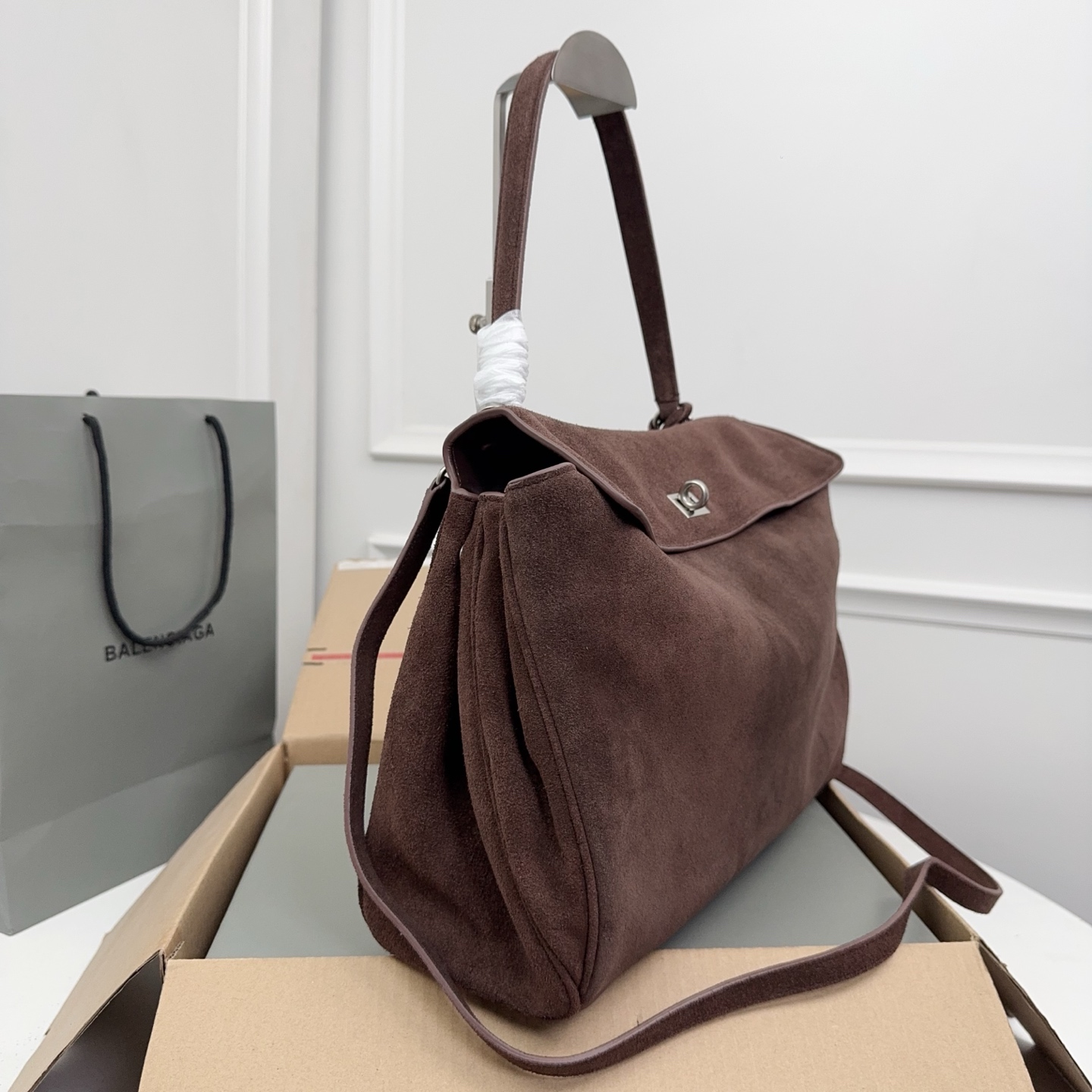 𝐁alenciaga Women's Rodeo Handbag Medium Bag in Light Espresso