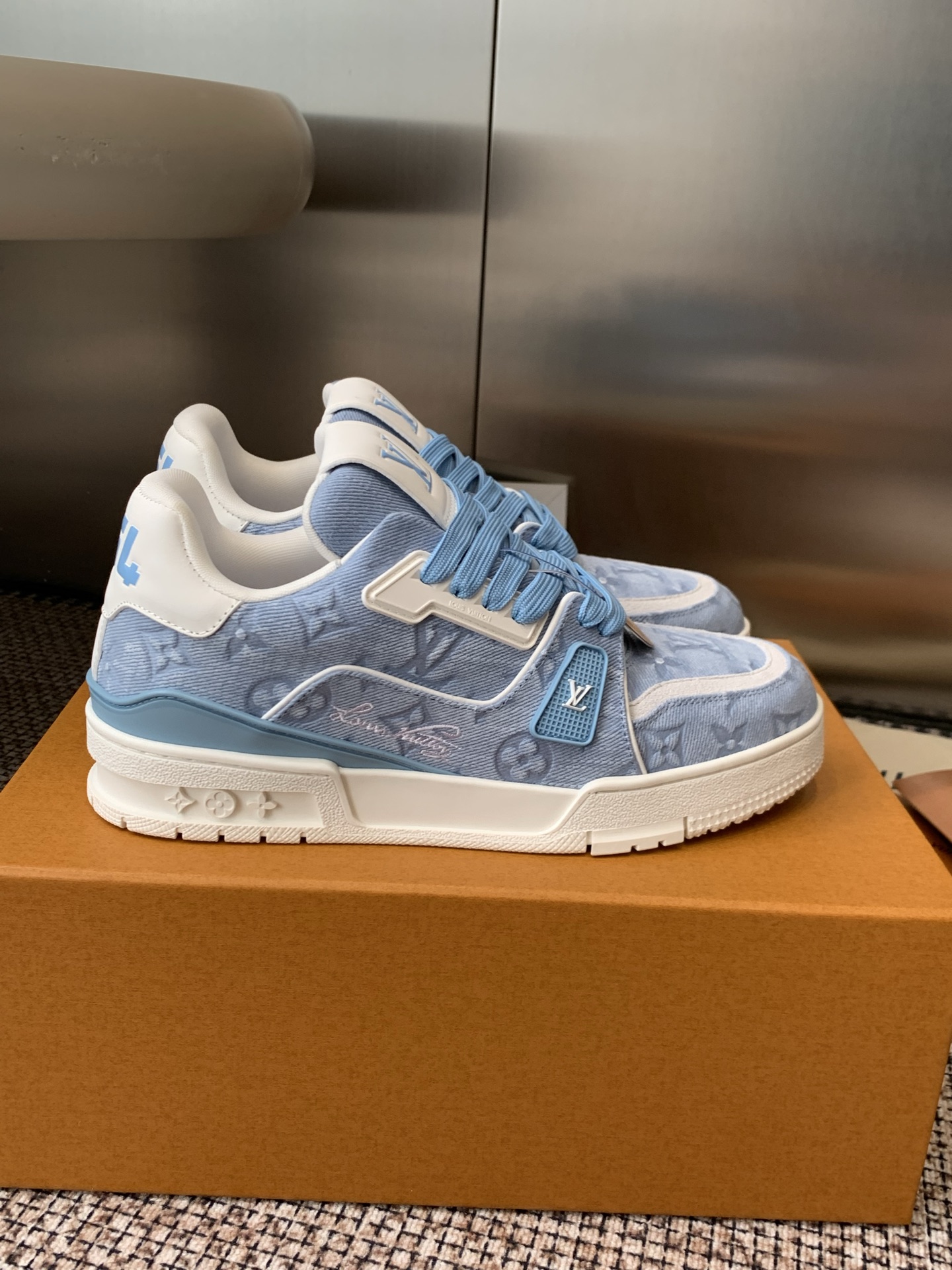 Louis Vuitton LV Unisex Trainer Sneaker