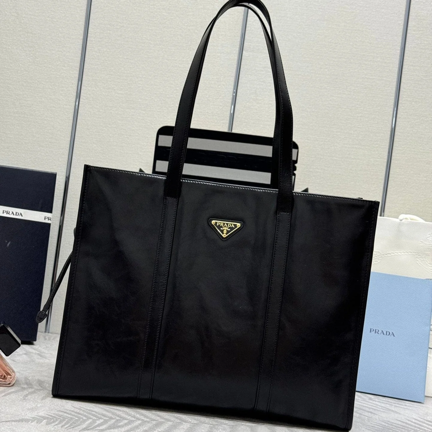Prada TOTE BAG 39 IN BLACK SMOOTH CALFSKIN