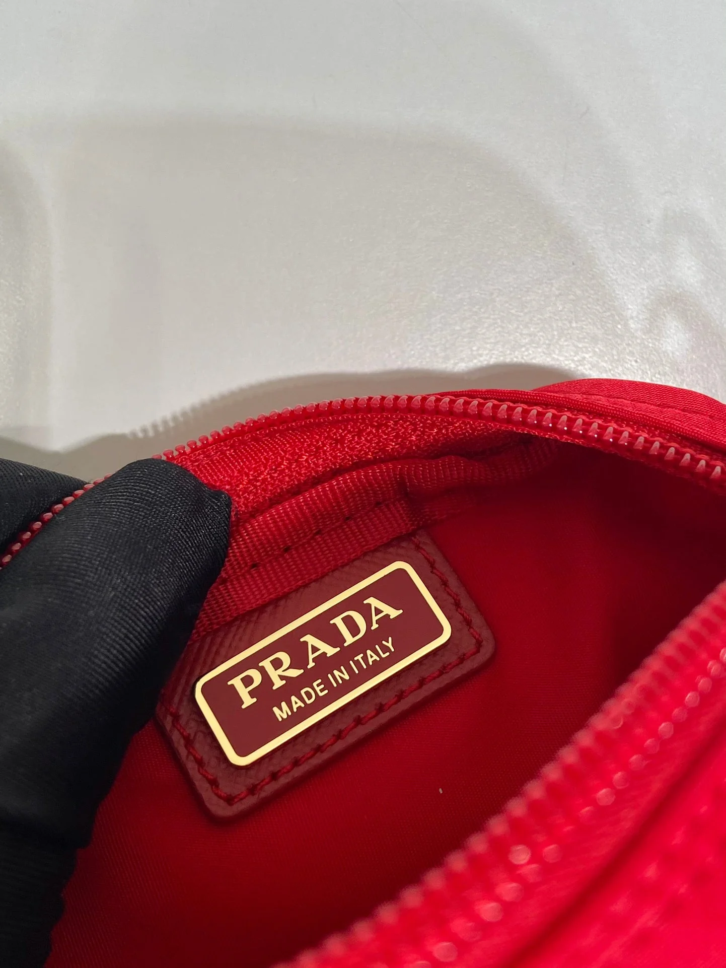 Prada  CLUTCH 12 IN PASSION RED RE-NYLON wallets