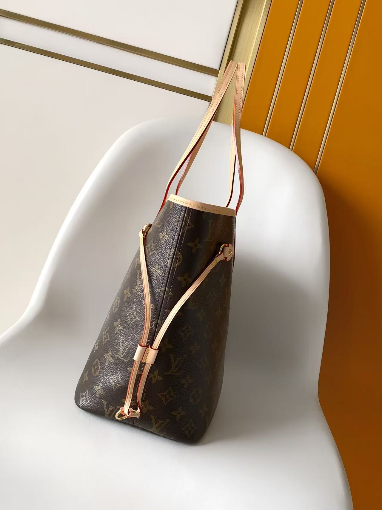 M27847 LV Neverwoof MM in Monogram Canvas