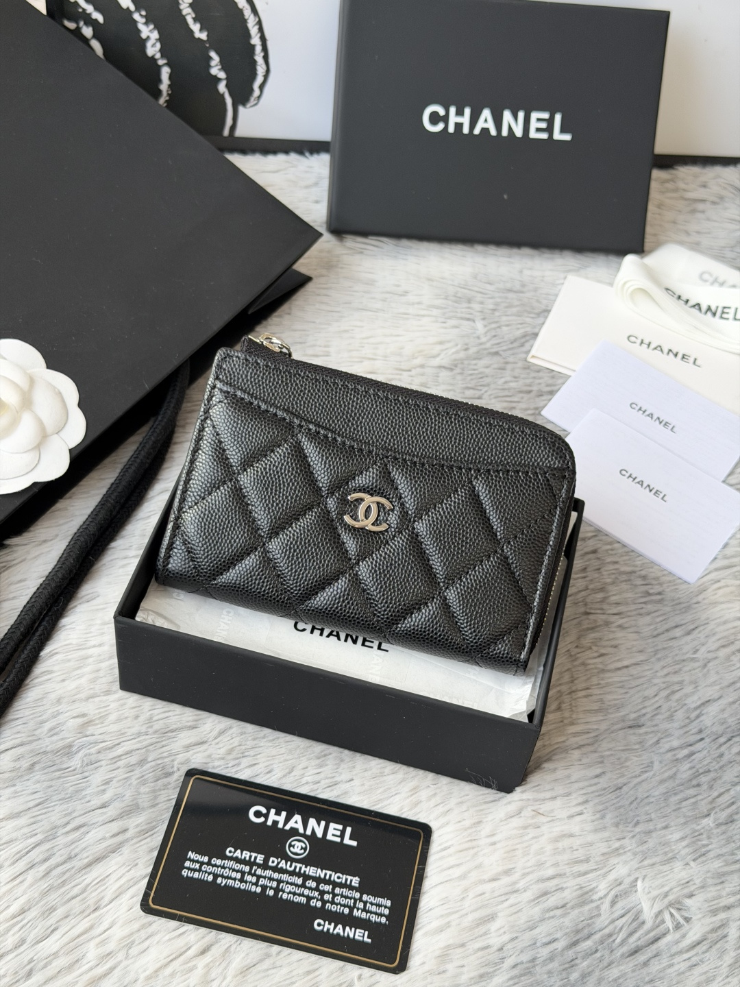 Chanel Small zipped Wallet in Black Grained calfskin