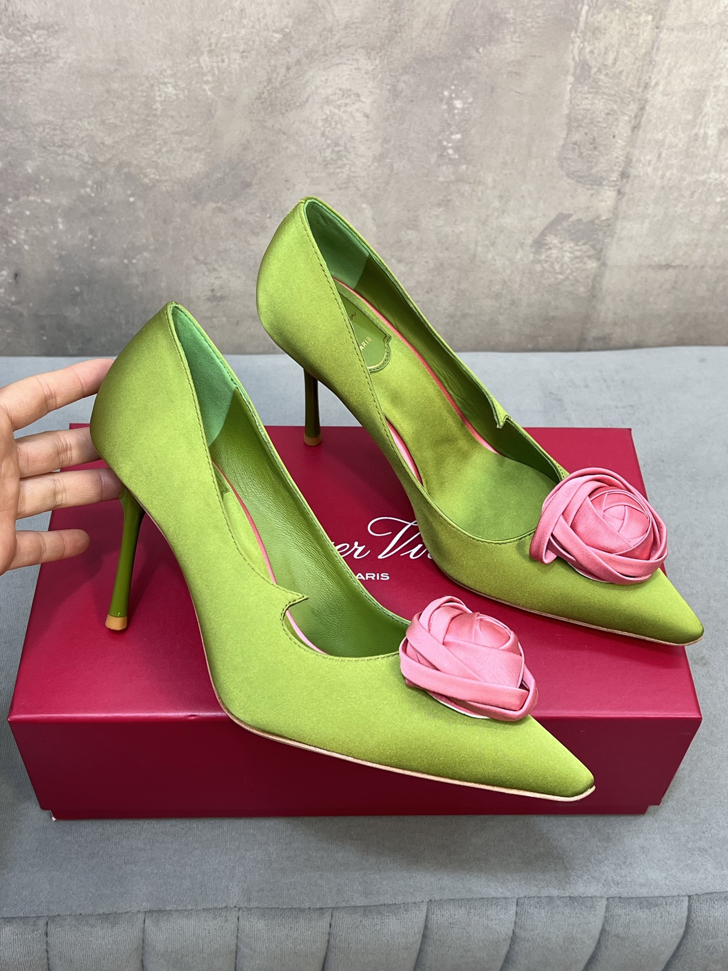 Roger Vivier Rose Vivier Lace Pump