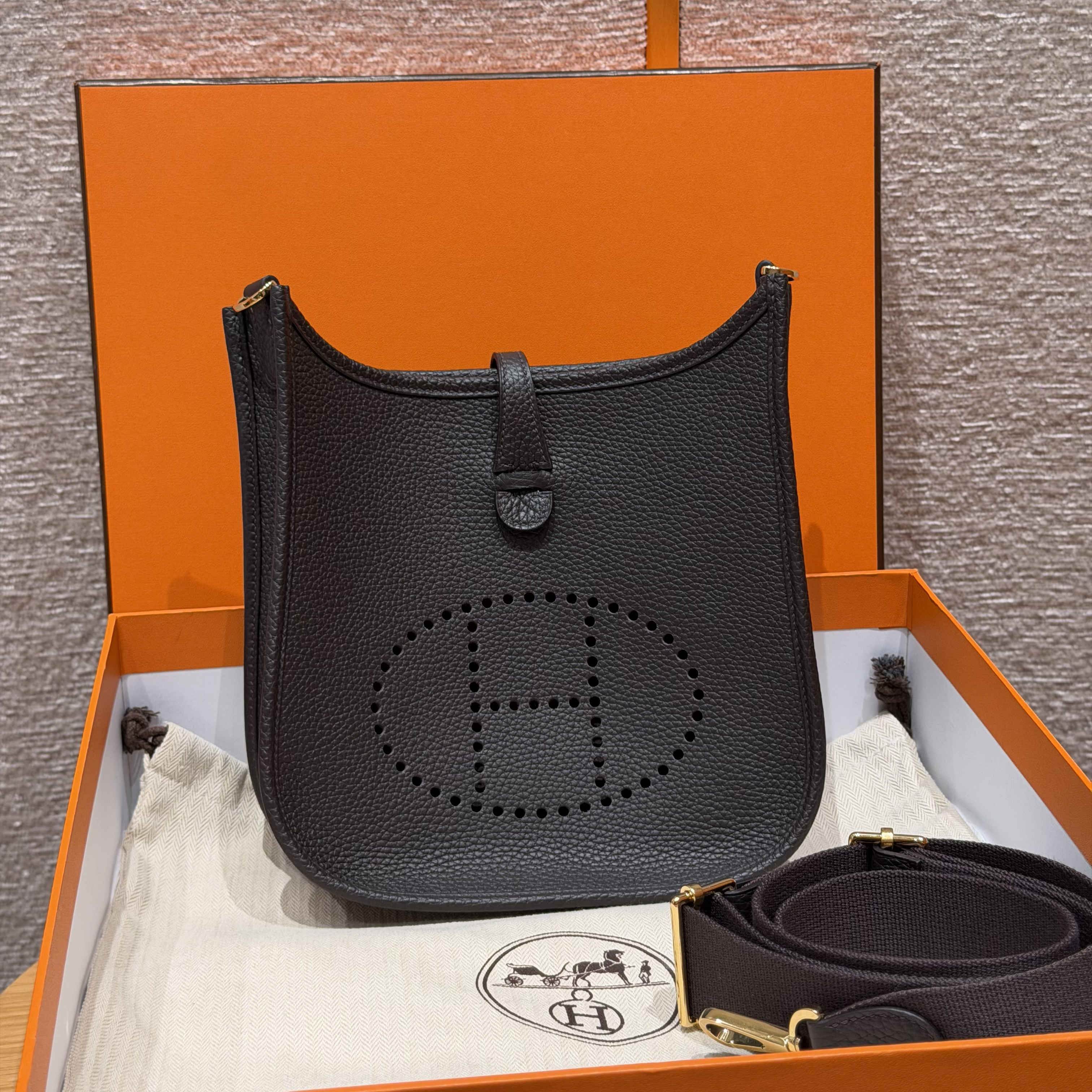 Hermes Ebene Clemence Small Evelyne 23 III