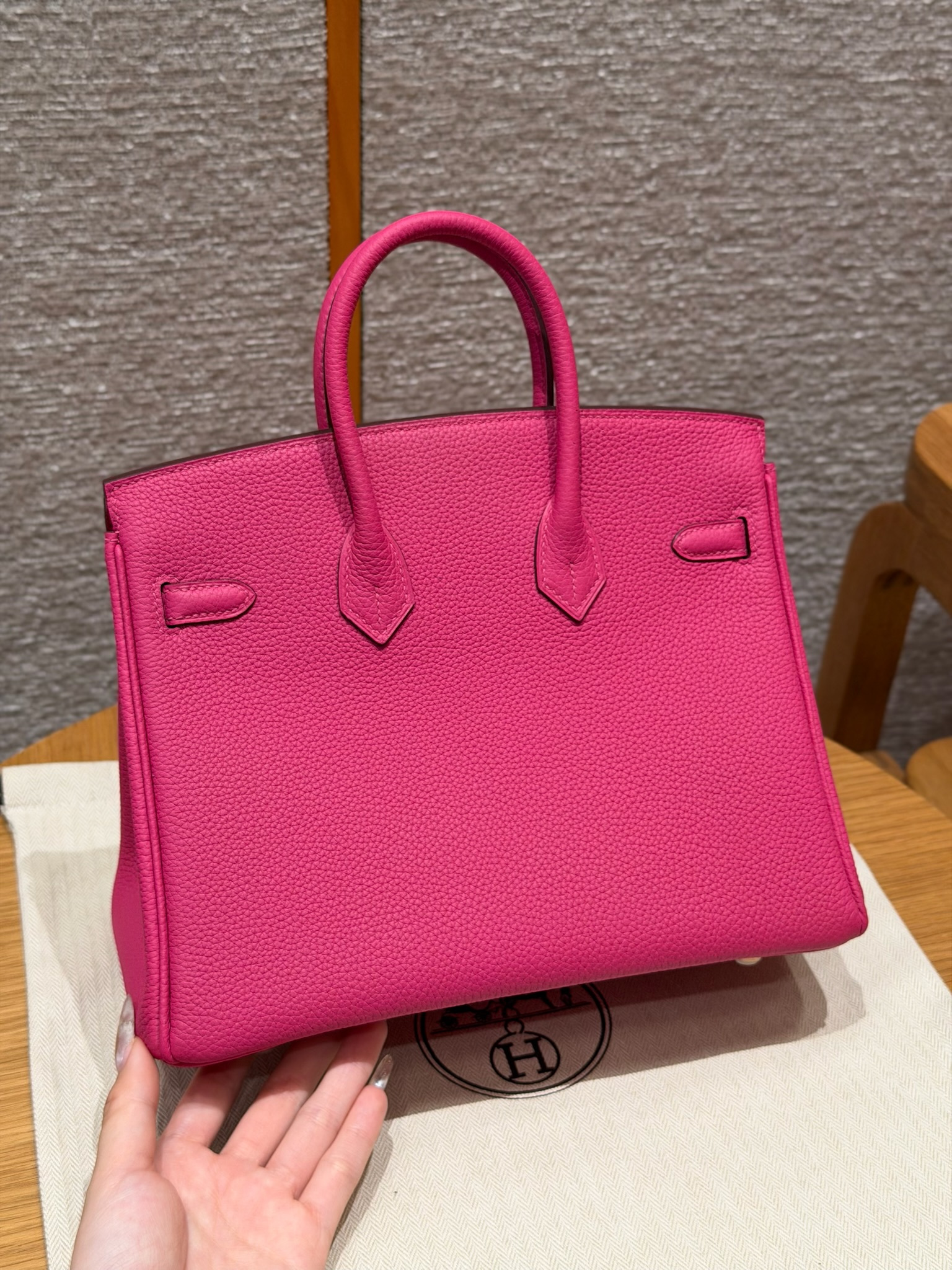 Hermes Fuchsia Togo Birkin 25 Bag