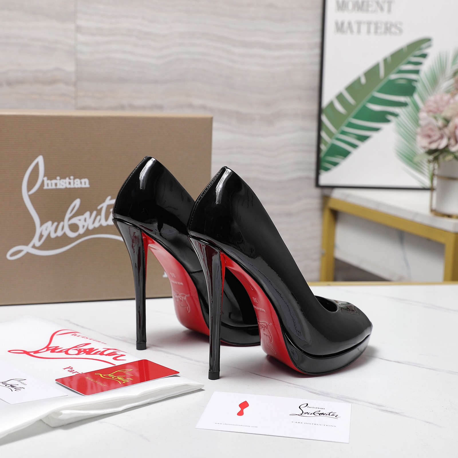 Christian Louboutin Shiny Calfskin Platform Pumps in Black