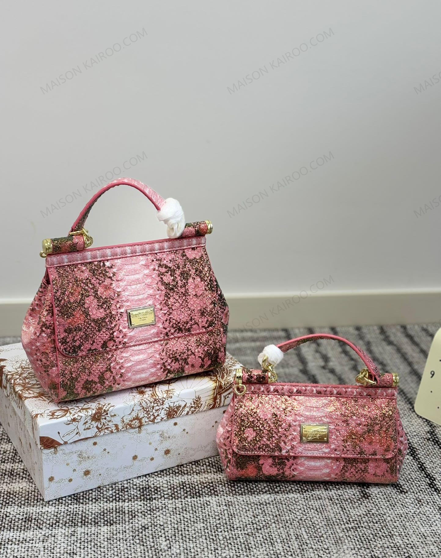 DOLCE & GABBAN DG Sicily Small/Medium Gradient Glitter Croc Embossed Gold Logo Plate Top Handle Bag - KAIROO