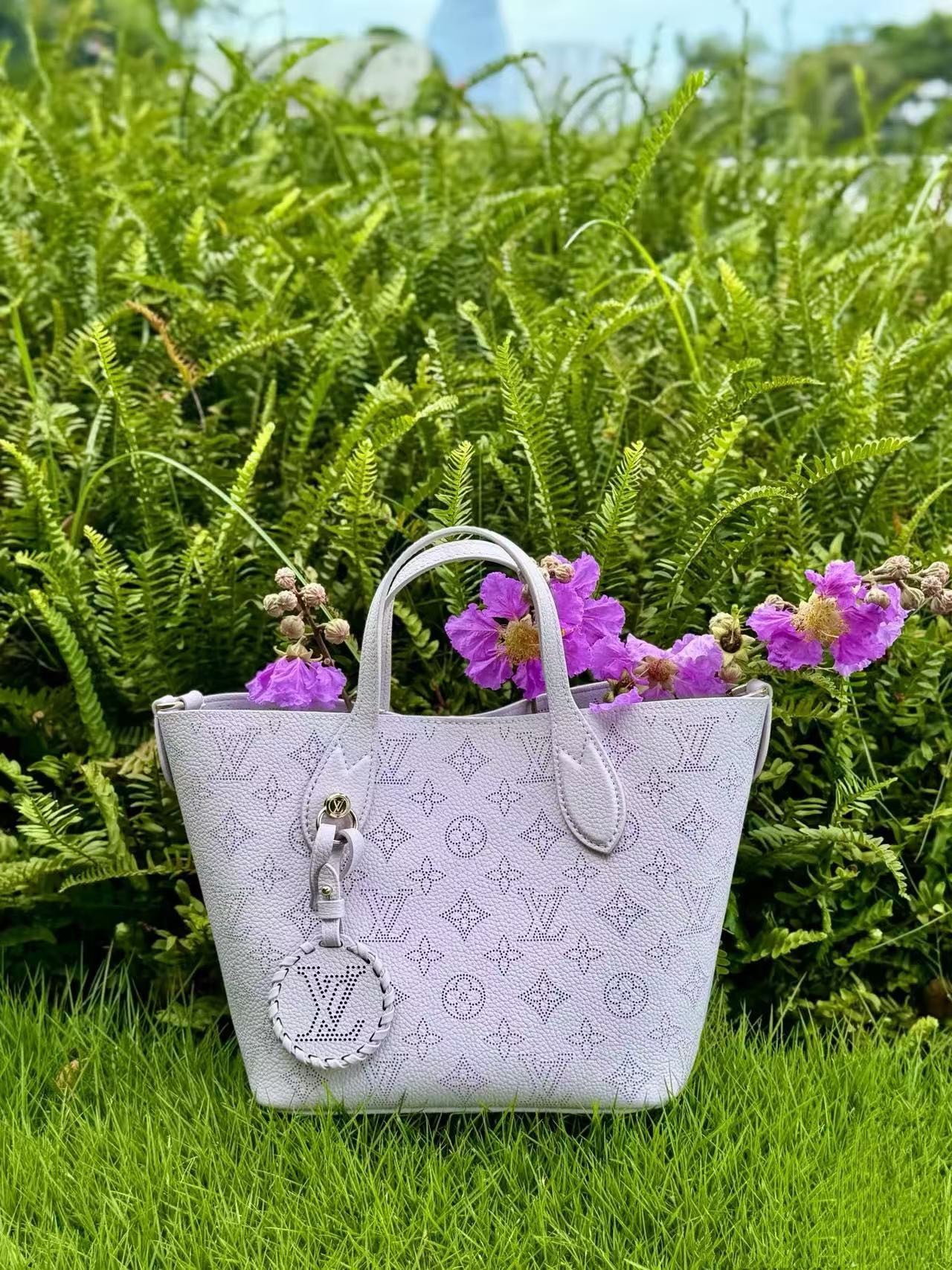 【10A】Louis Vuitton LV Mahina Blossom PM Lavender Dense Perforated Monogram Leather Basket Handle Tote Bag - KAIROO