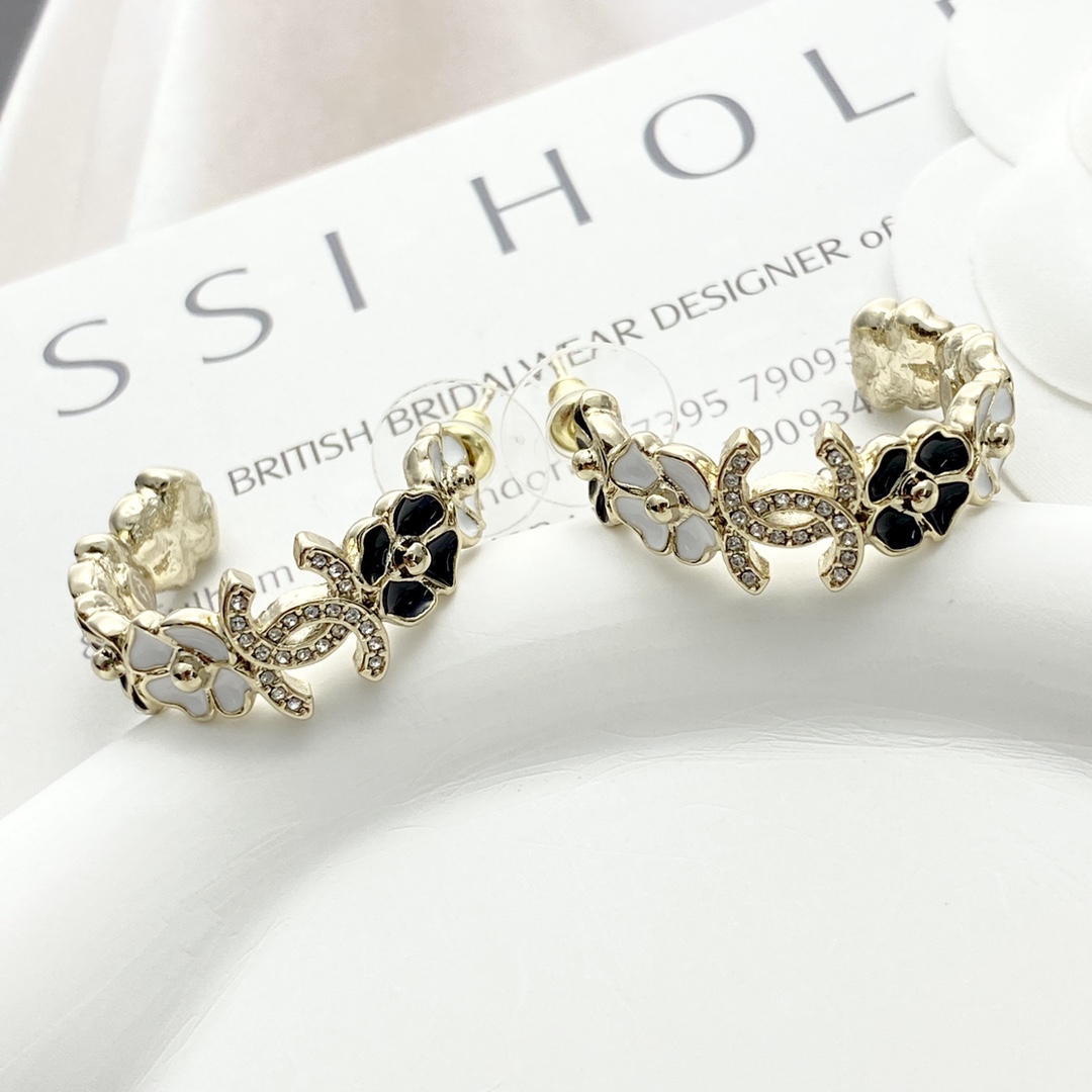 Chanel Fashion Earrings