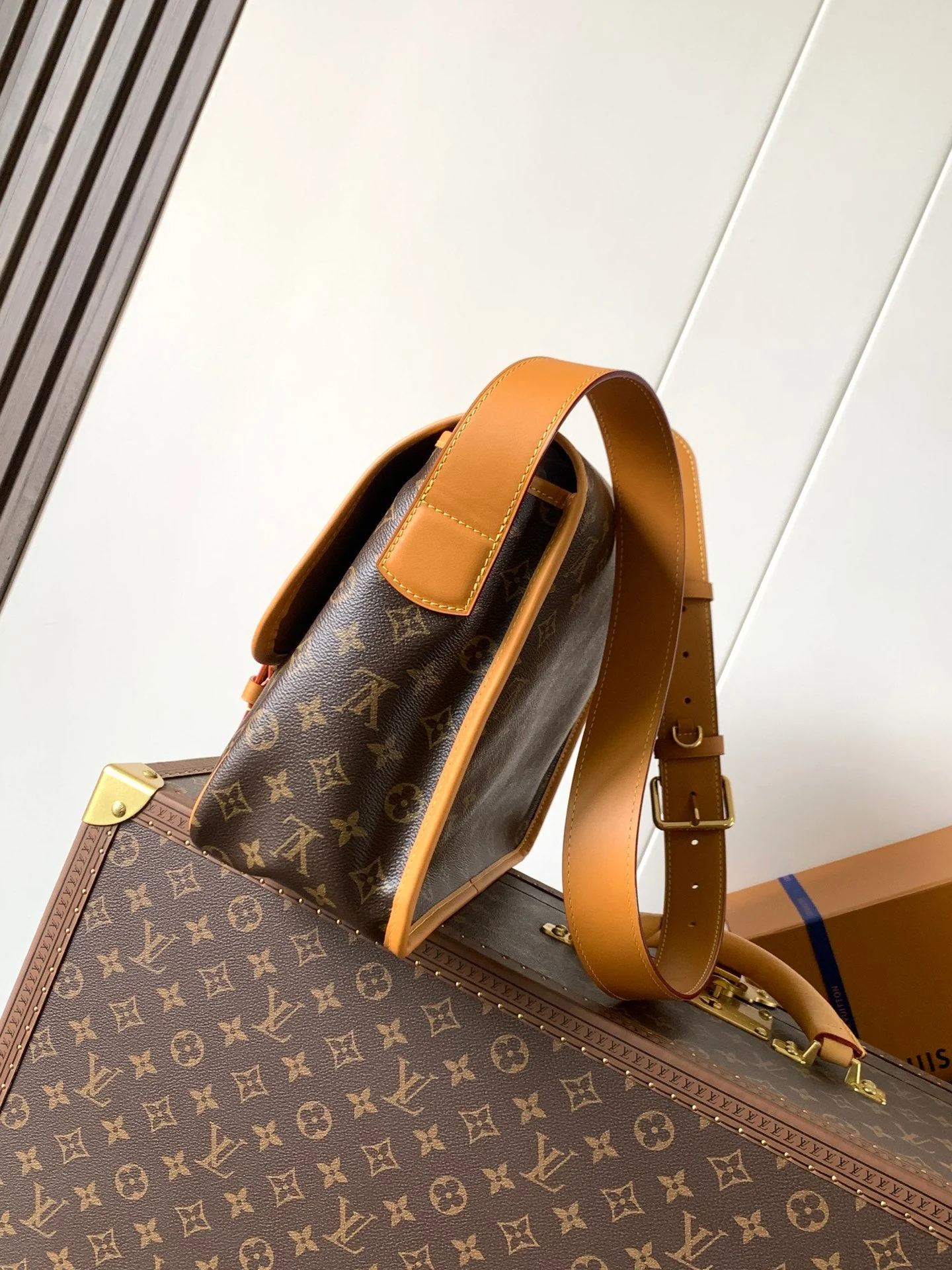 Louis Vuitton LV Satchel Messenger Bag  35.5cm Brown Monogram Canvas & Cowhide