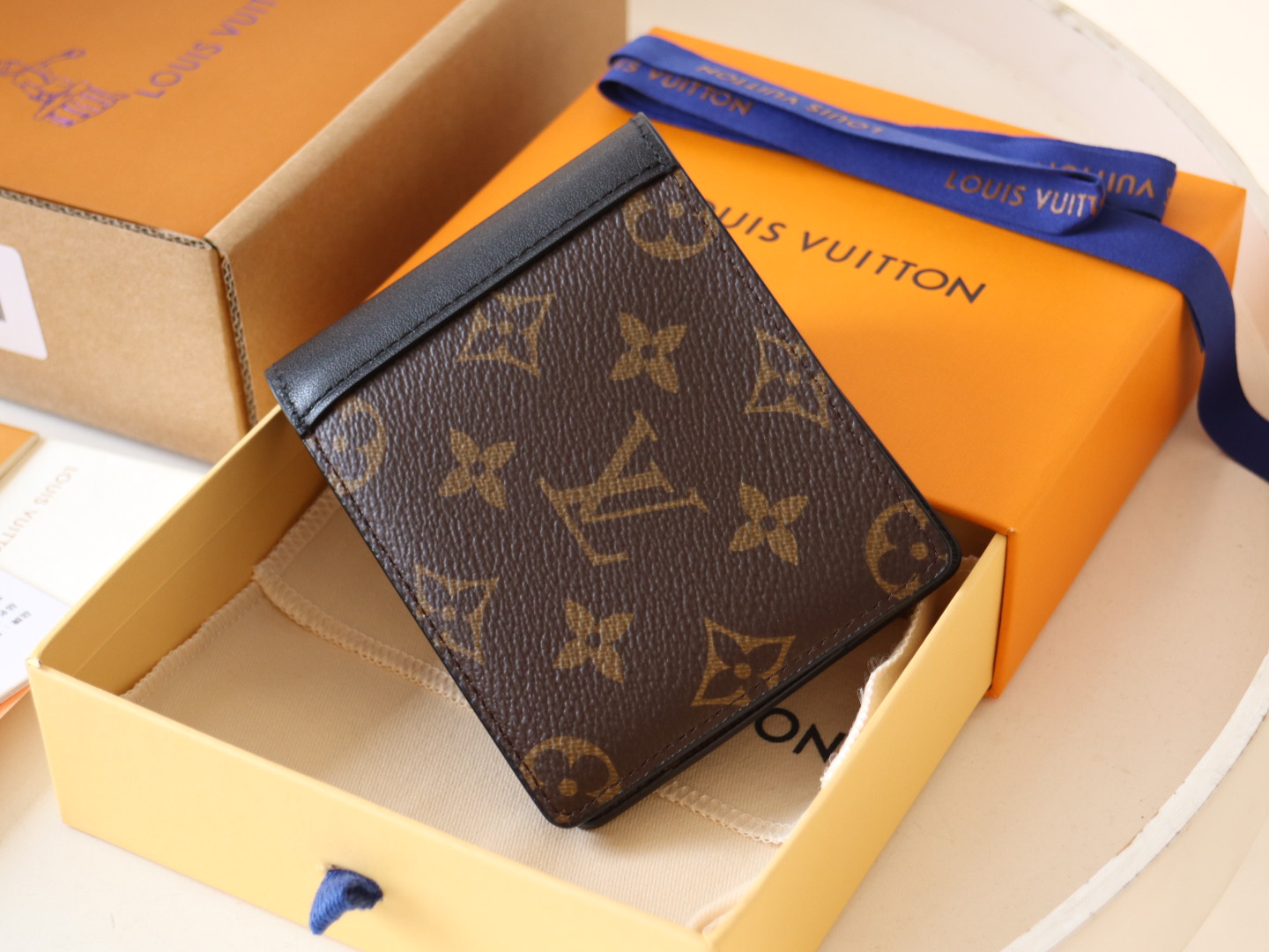 M69408 LV Men's Multiple Wallet in Monogram Macassar Canvs